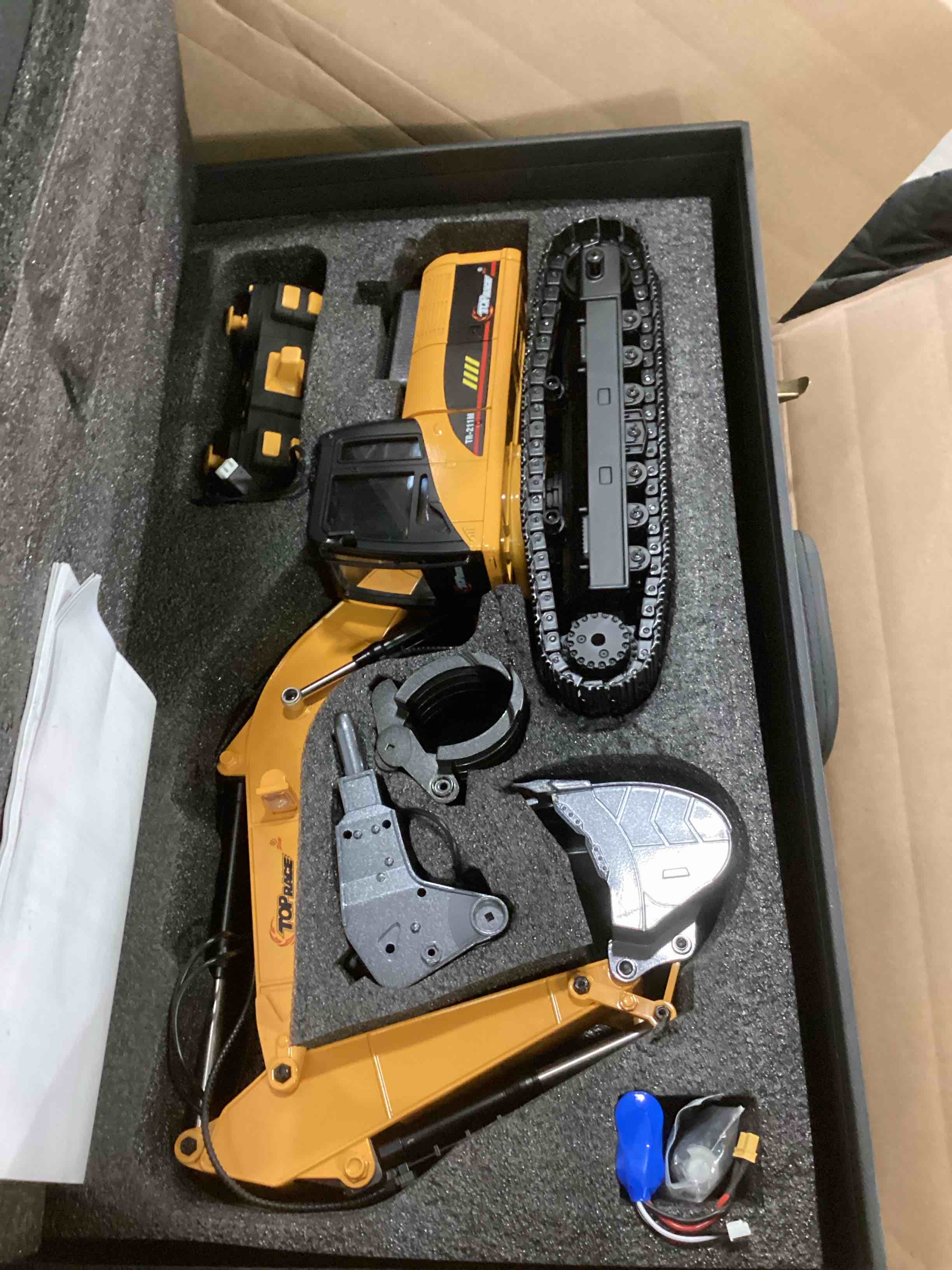 https://s3.amazonaws.com/lotting-images-prod/bidfta/ORG6029648_1711561495603.jpeg