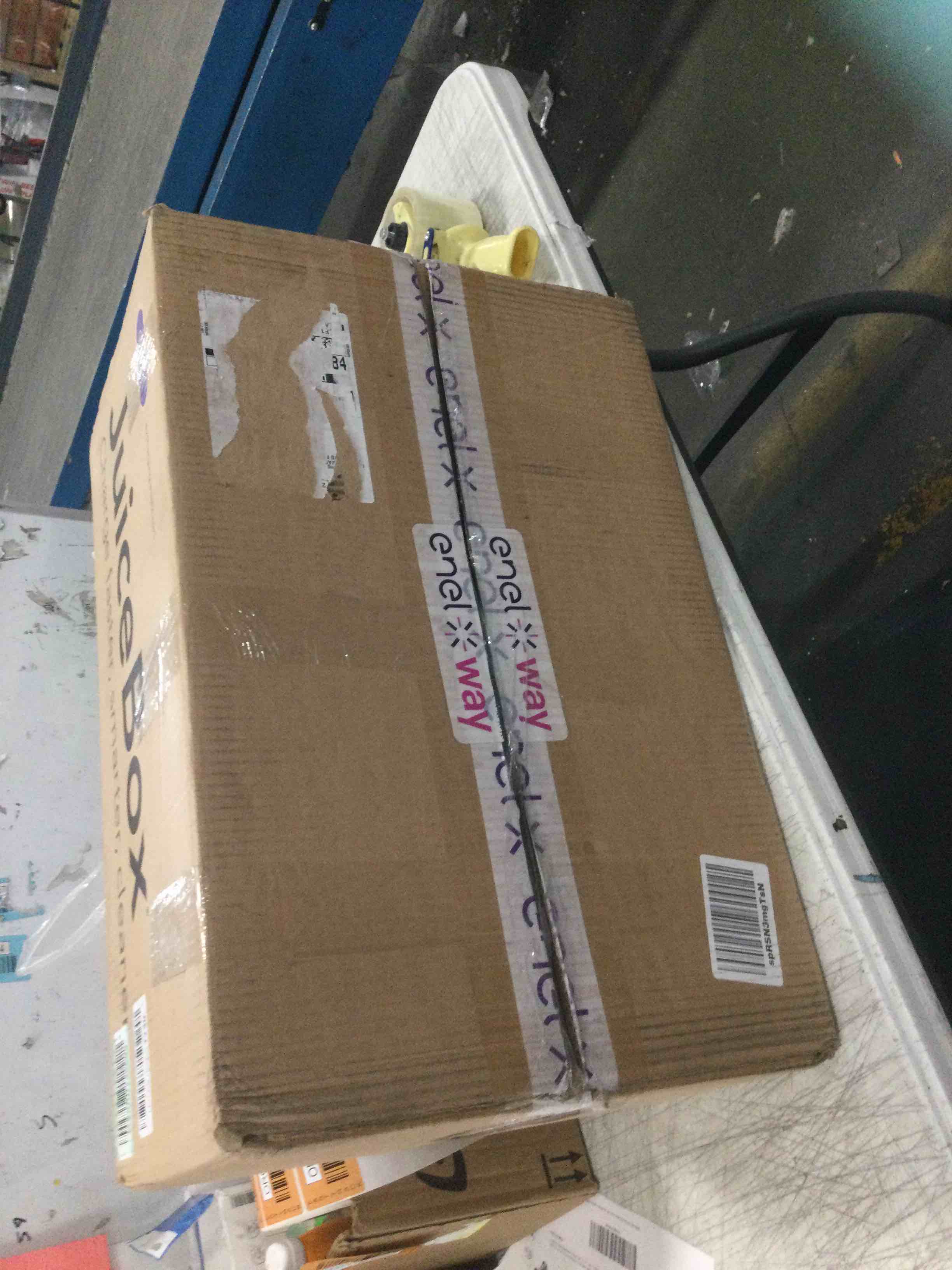 https://s3.amazonaws.com/lotting-images-prod/bidfta/ORG6030558_1710595654262.jpeg