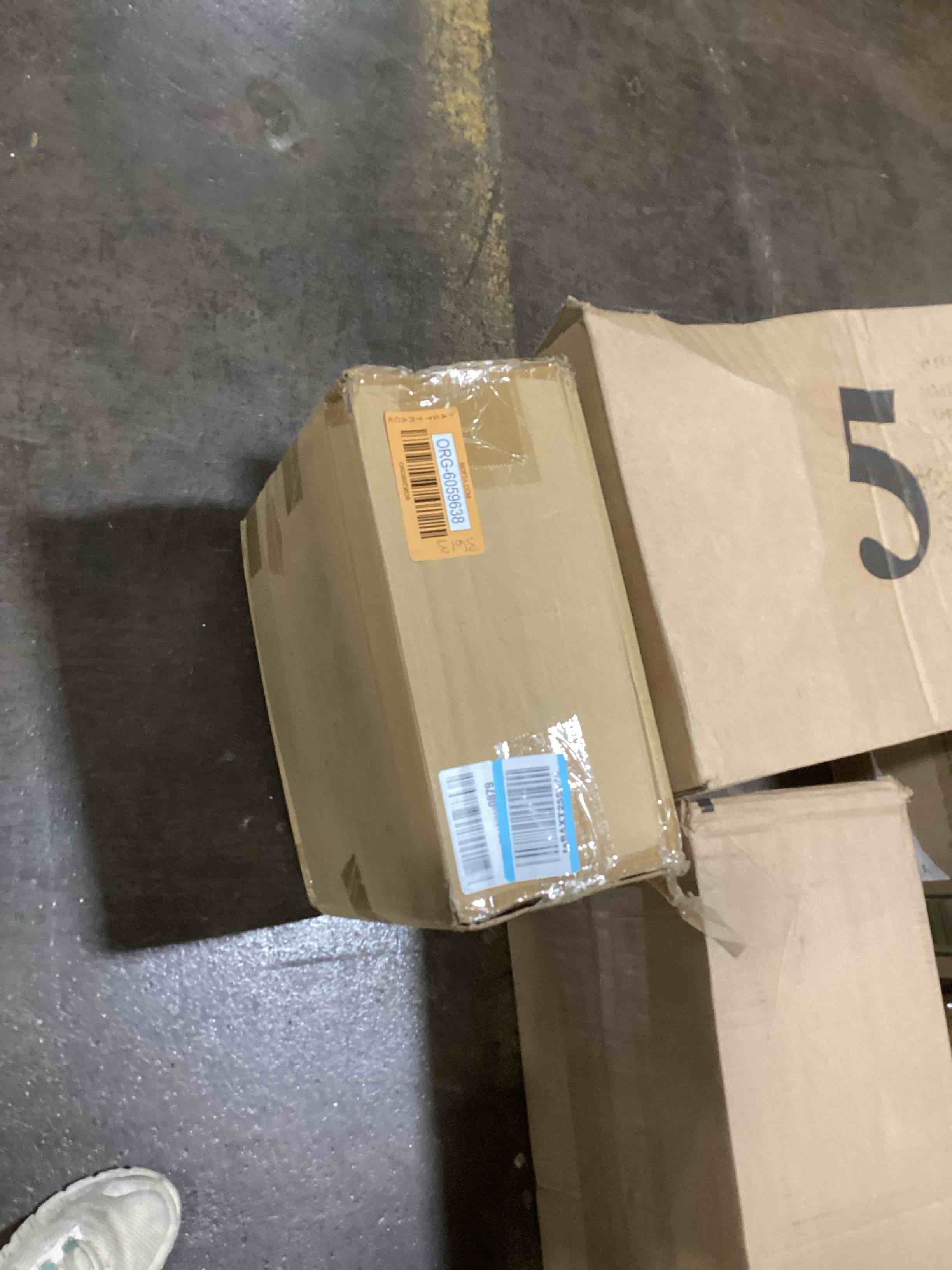 https://s3.amazonaws.com/lotting-images-prod/bidfta/ORG6059638_1715202153164.jpeg