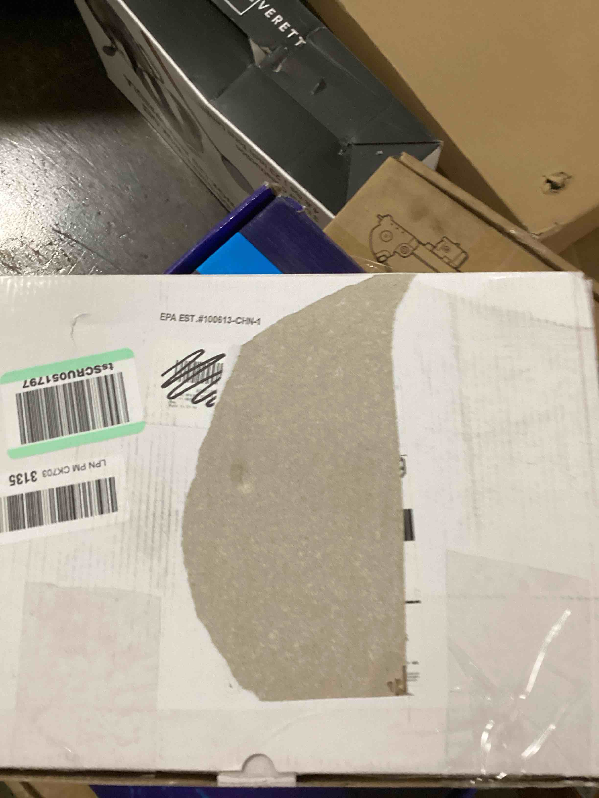 https://s3.amazonaws.com/lotting-images-prod/bidfta/ORG6063164_1714574929319.jpeg