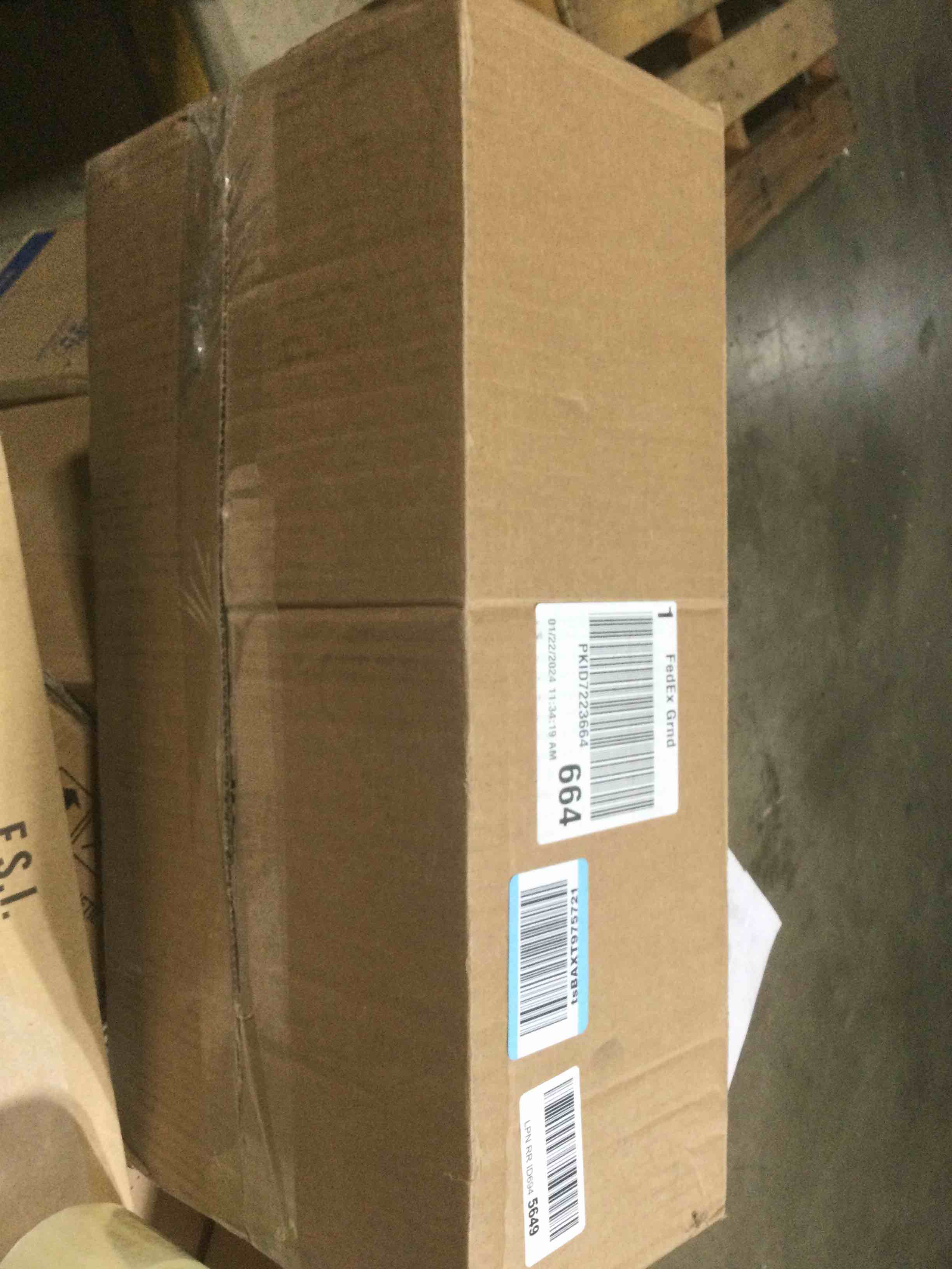 https://s3.amazonaws.com/lotting-images-prod/bidfta/ORG6093605_1709743133338.jpeg