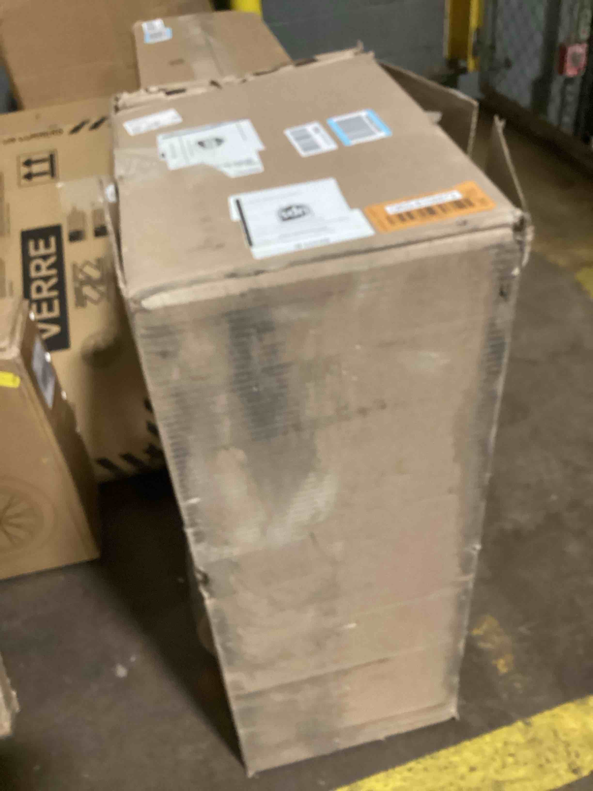 https://s3.amazonaws.com/lotting-images-prod/bidfta/ORG6108873_1712258010889.jpeg