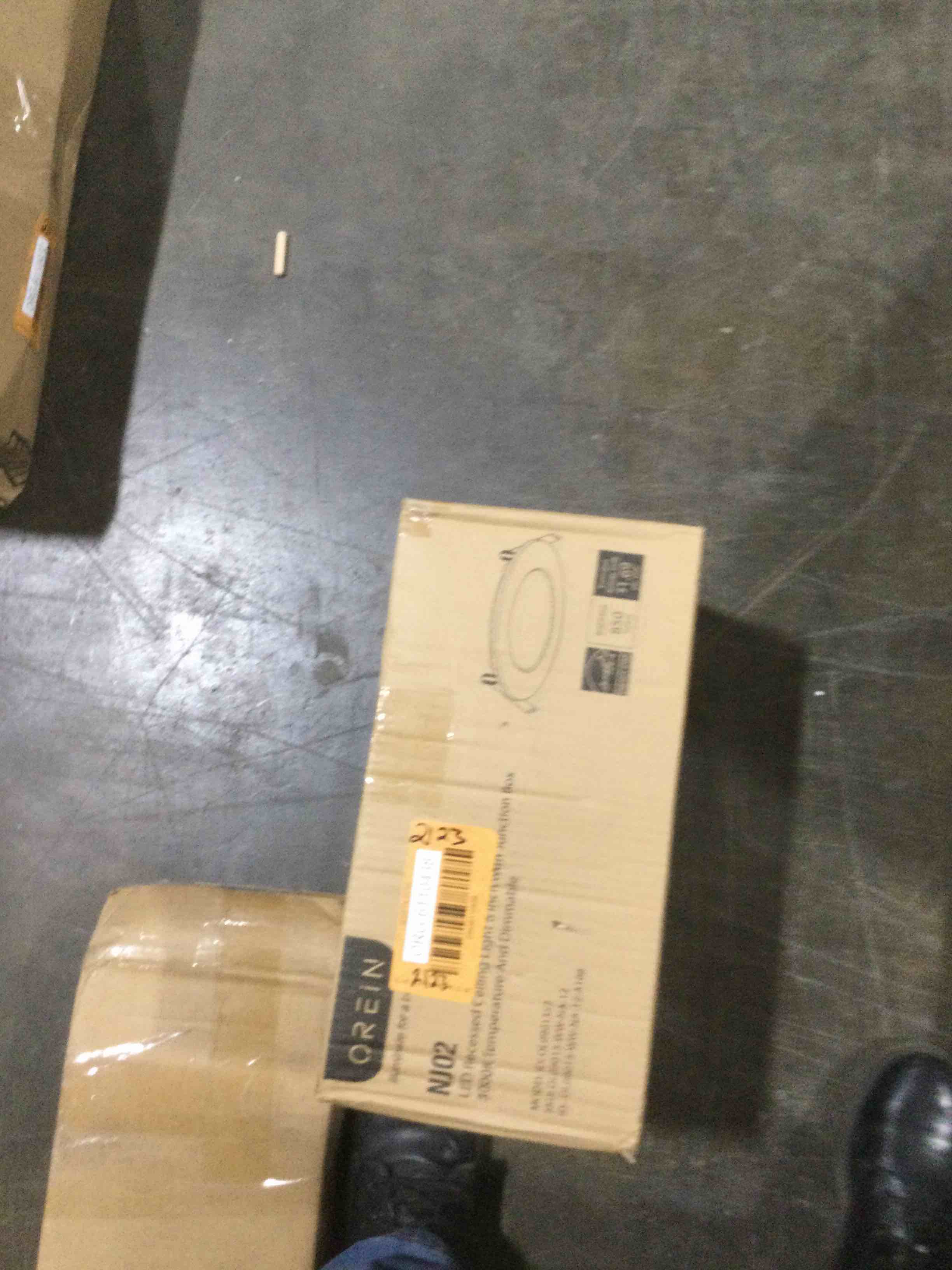 https://s3.amazonaws.com/lotting-images-prod/bidfta/ORG6110438_1710858880230.jpeg