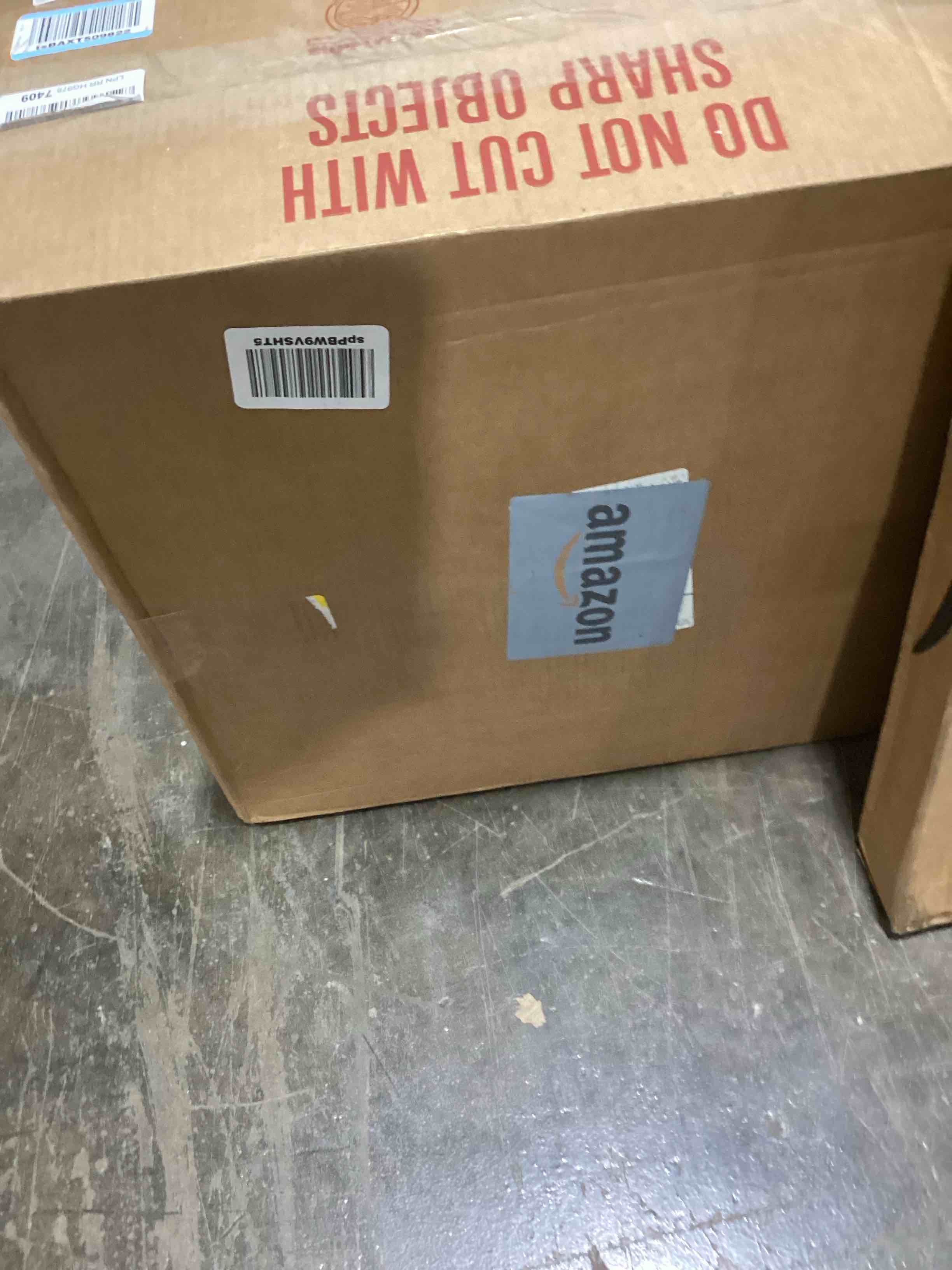 https://s3.amazonaws.com/lotting-images-prod/bidfta/ORG6112197_1711373240033.jpeg