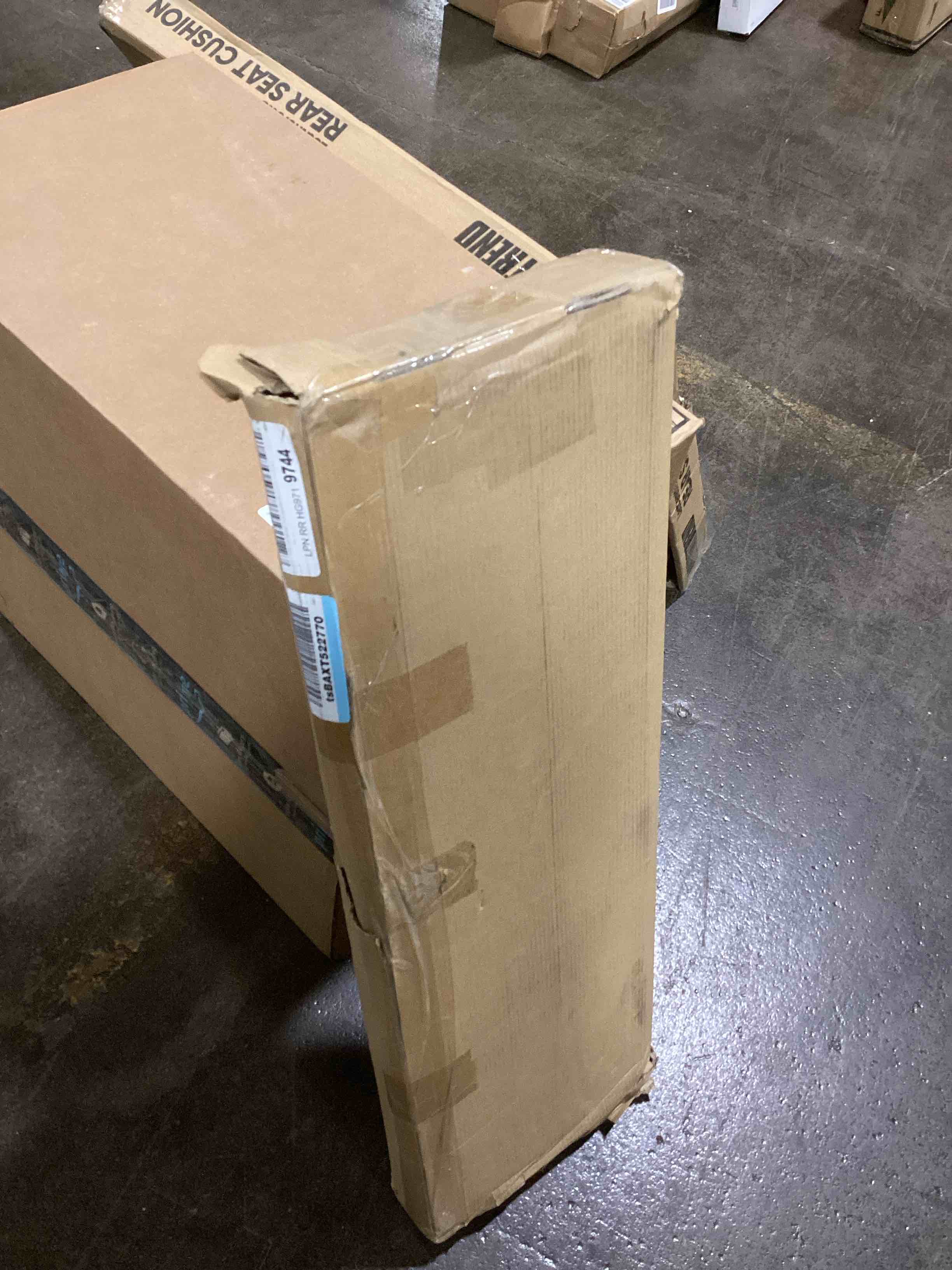 https://s3.amazonaws.com/lotting-images-prod/bidfta/ORG6113612_1710877842094.jpeg