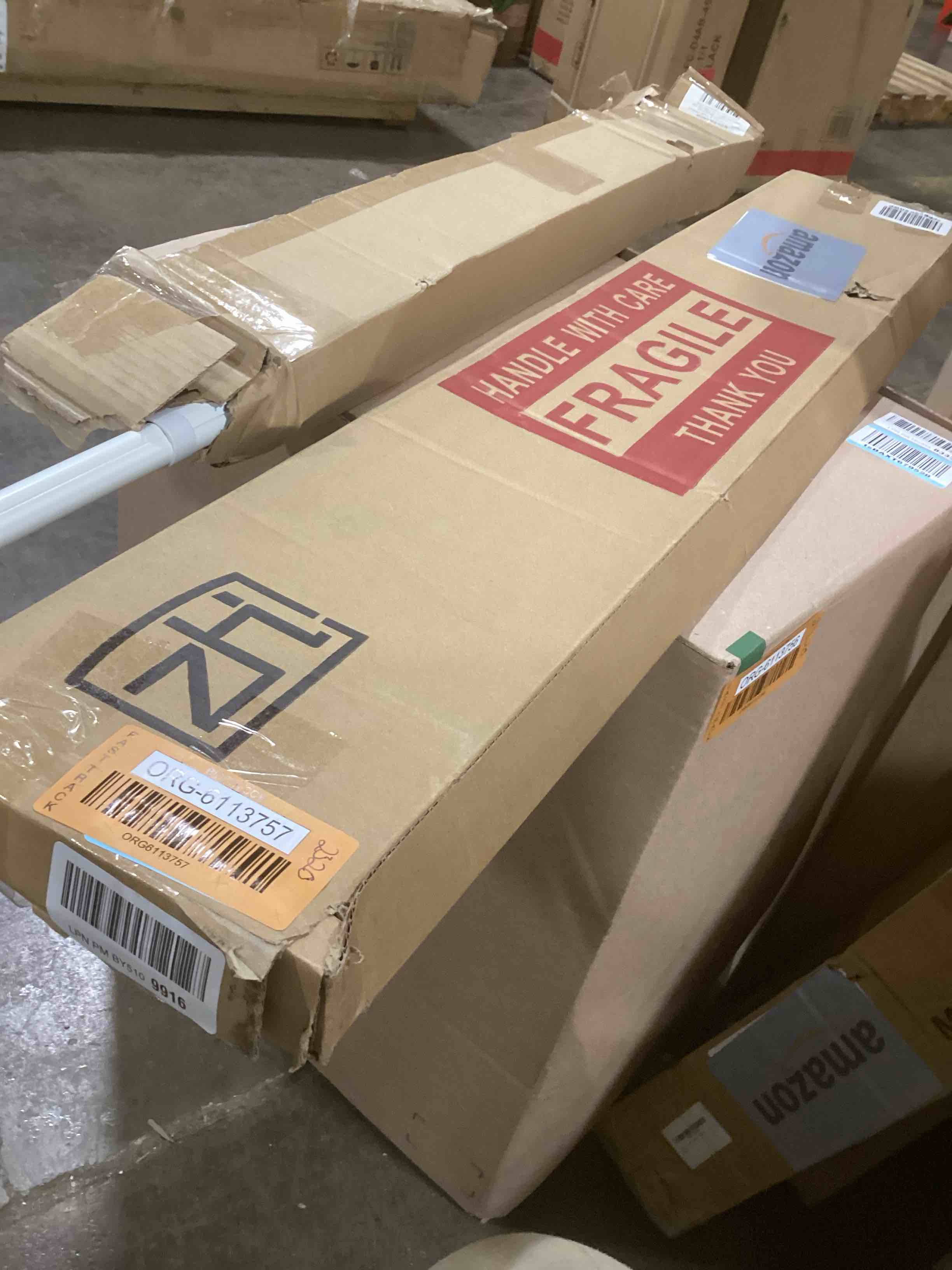 https://s3.amazonaws.com/lotting-images-prod/bidfta/ORG6113757_1711465252379.jpeg
