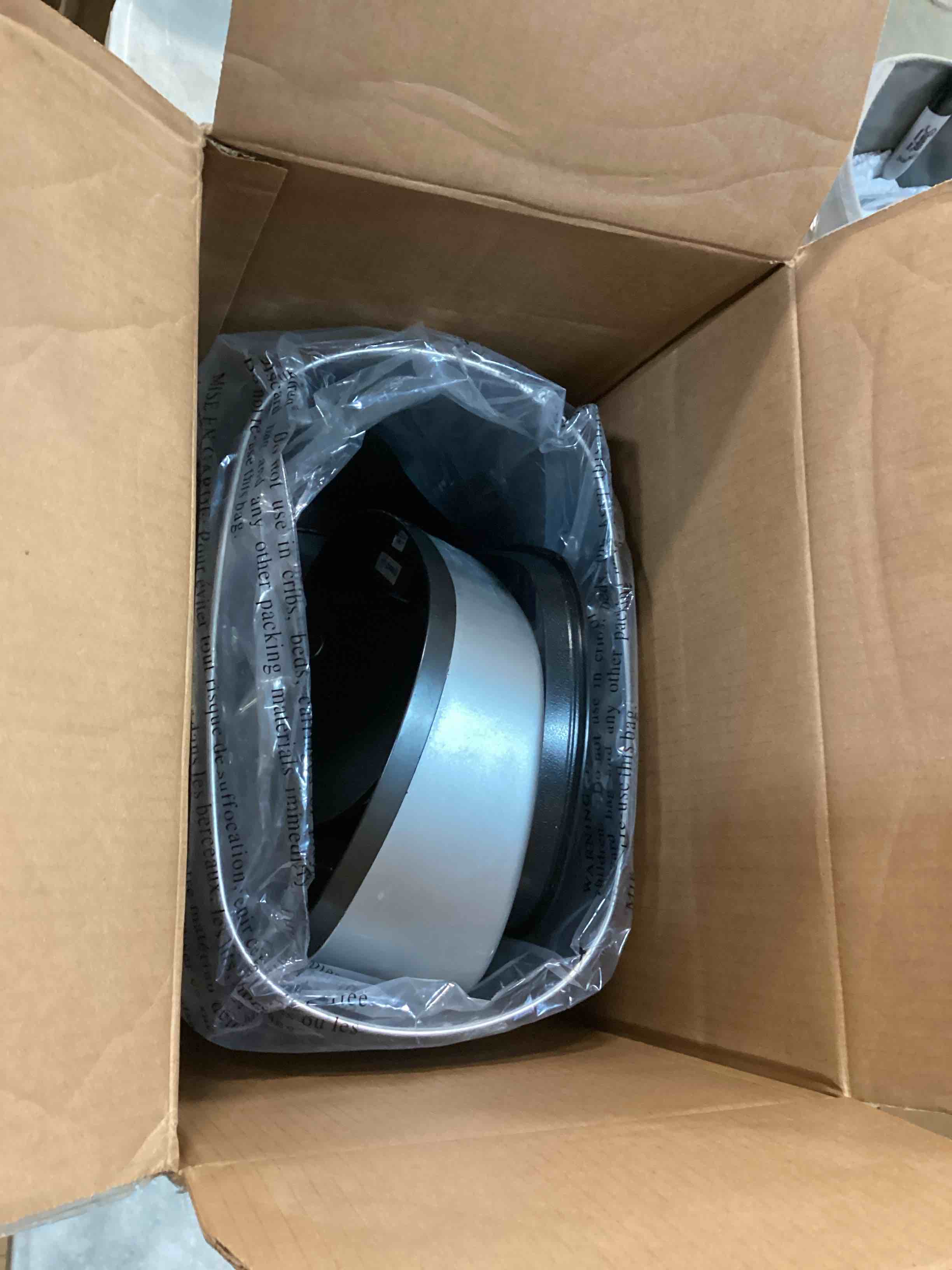 https://s3.amazonaws.com/lotting-images-prod/bidfta/ORG6130511_1708116898178.jpeg