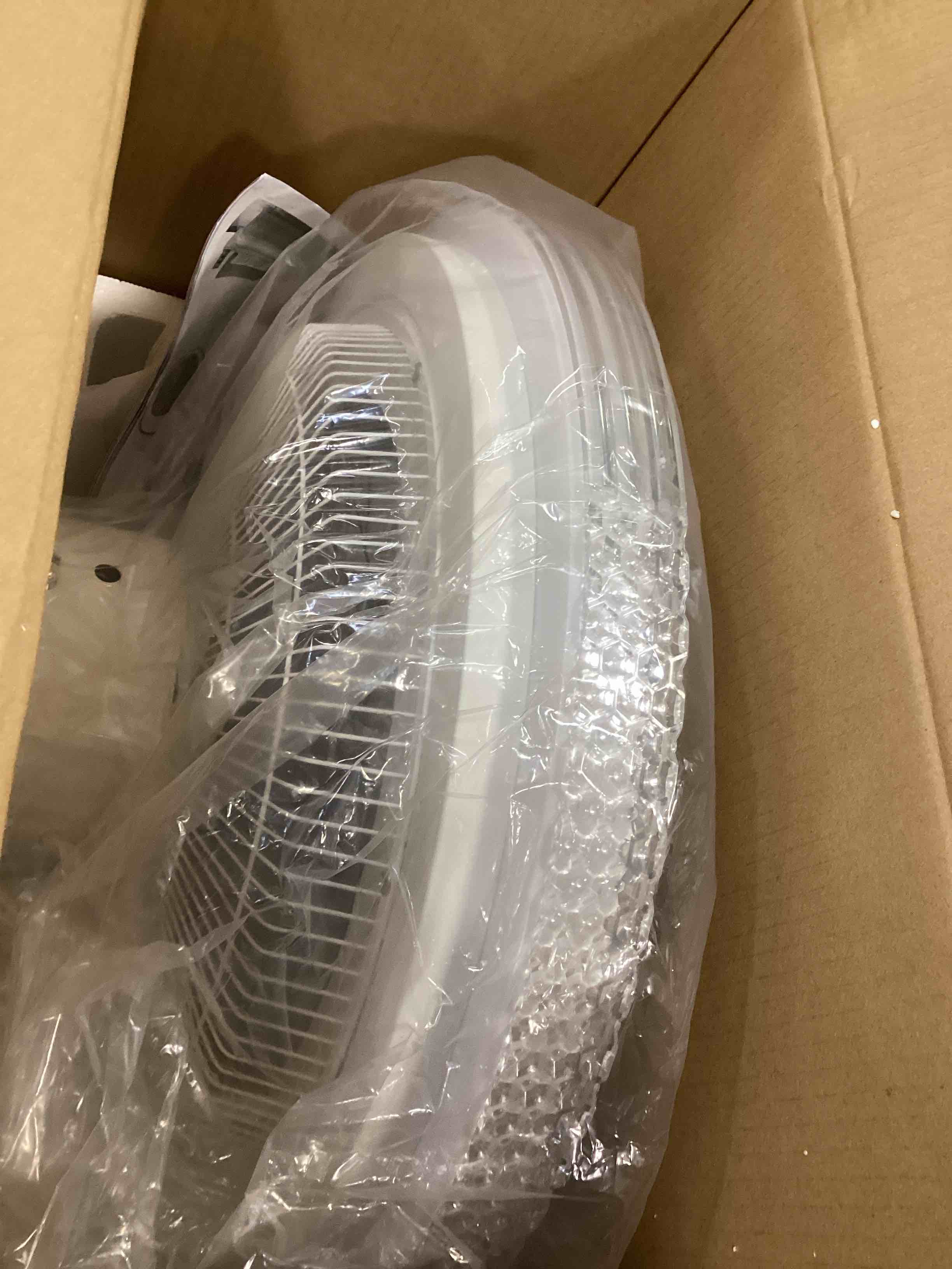 https://s3.amazonaws.com/lotting-images-prod/bidfta/ORG6130904_1709326533473.jpeg