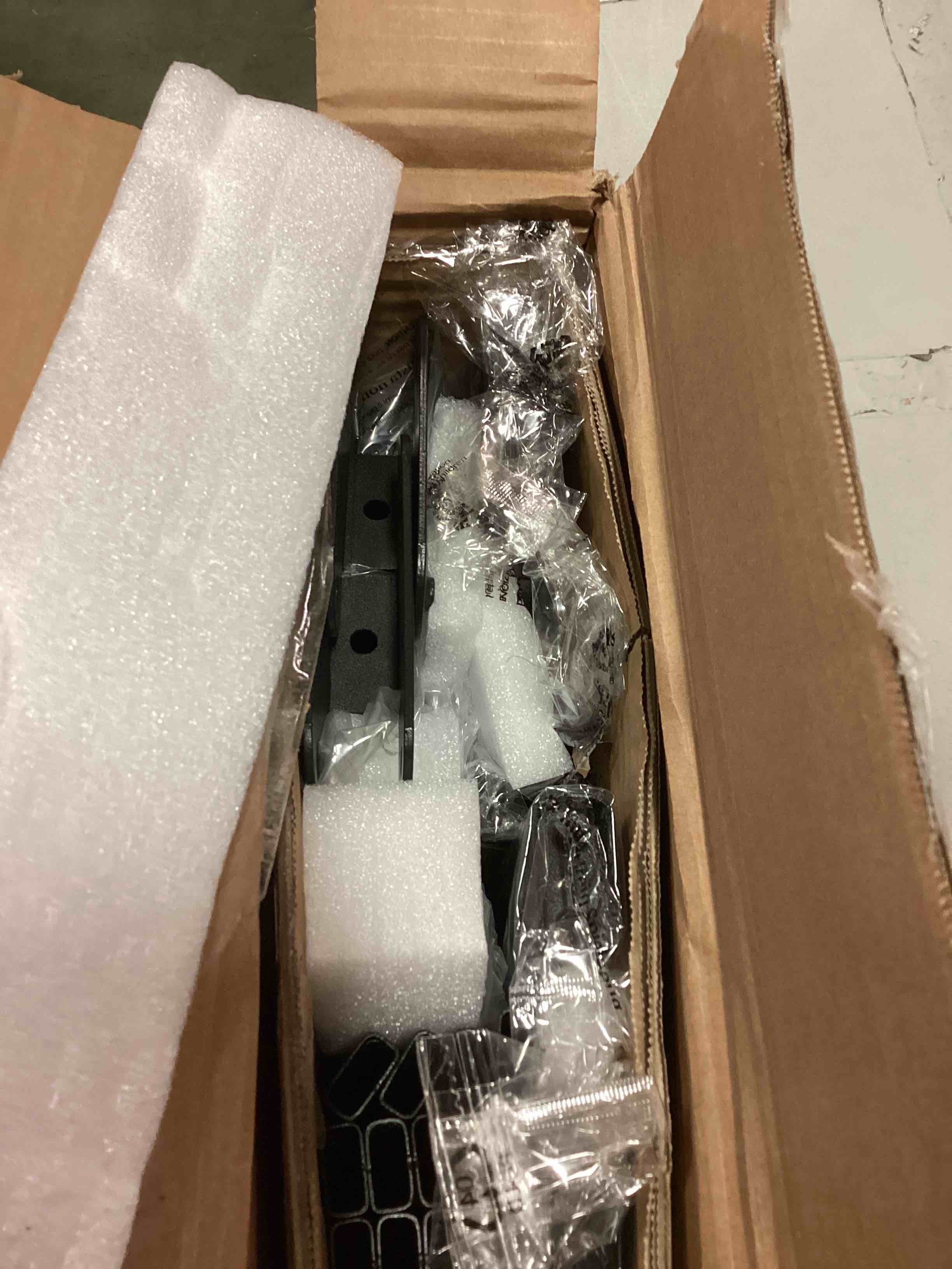 https://s3.amazonaws.com/lotting-images-prod/bidfta/ORG6136978_1709135592847.jpeg