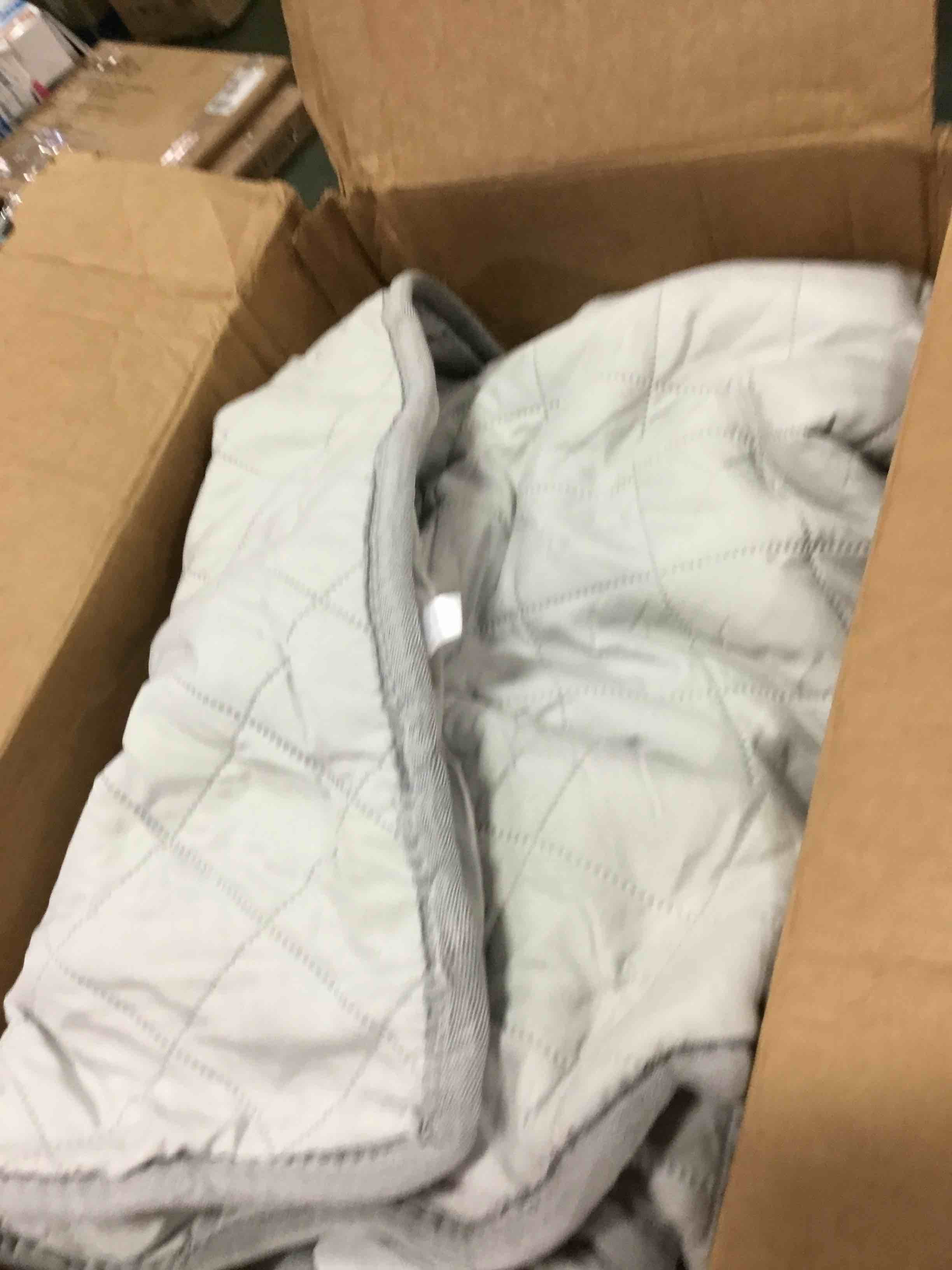 https://s3.amazonaws.com/lotting-images-prod/bidfta/ORG6137195_1709235730464.jpeg