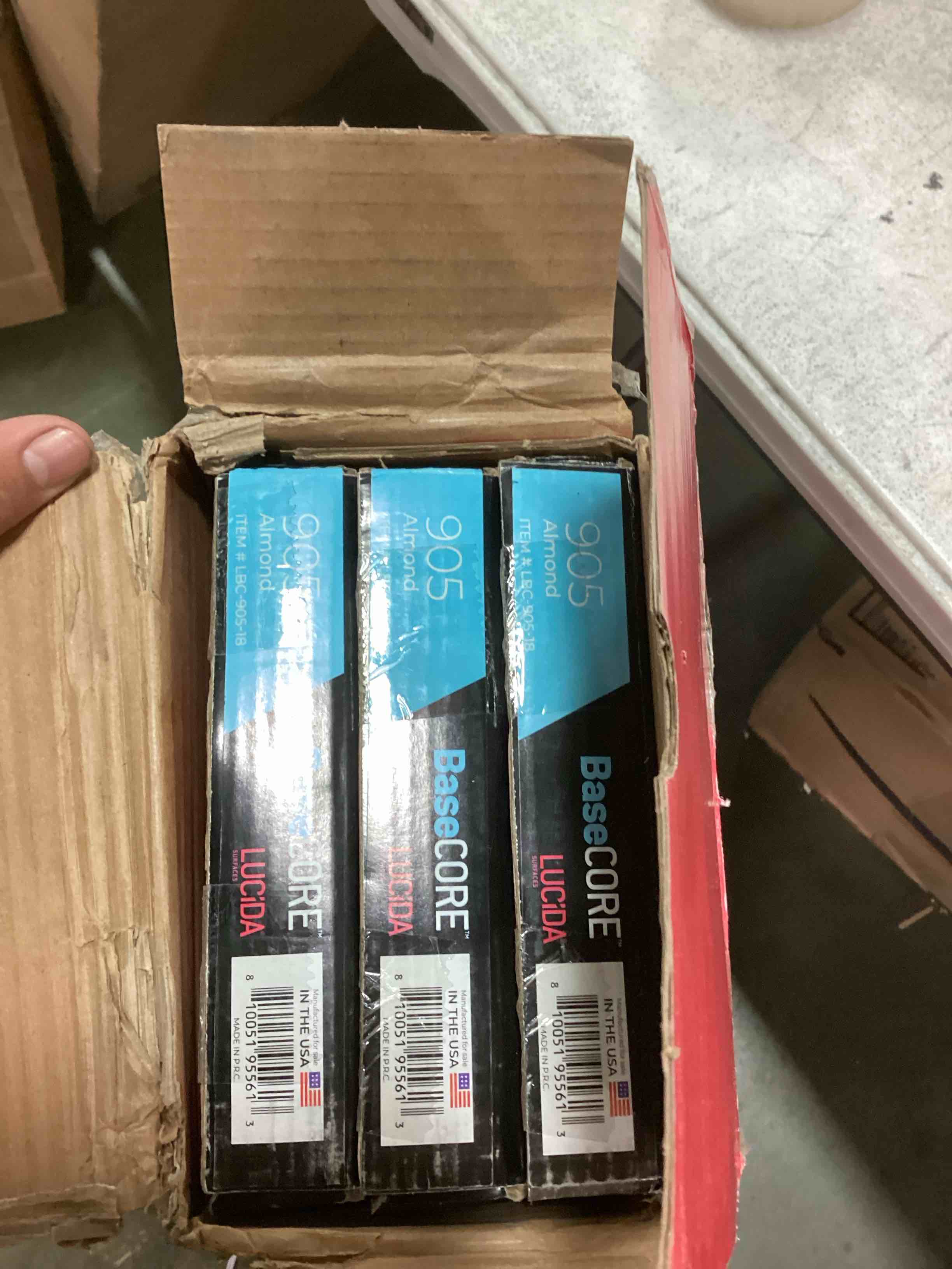 https://s3.amazonaws.com/lotting-images-prod/bidfta/ORG6137795_1709820222695.jpeg