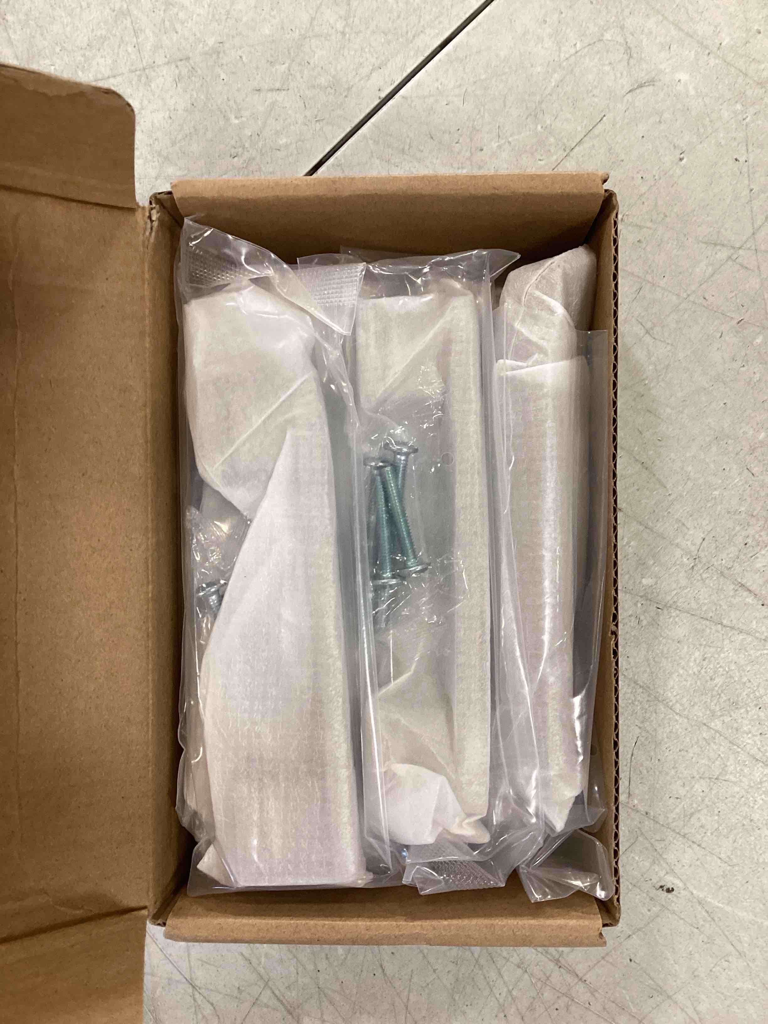 https://s3.amazonaws.com/lotting-images-prod/bidfta/ORG6143805_1710160596229.jpeg