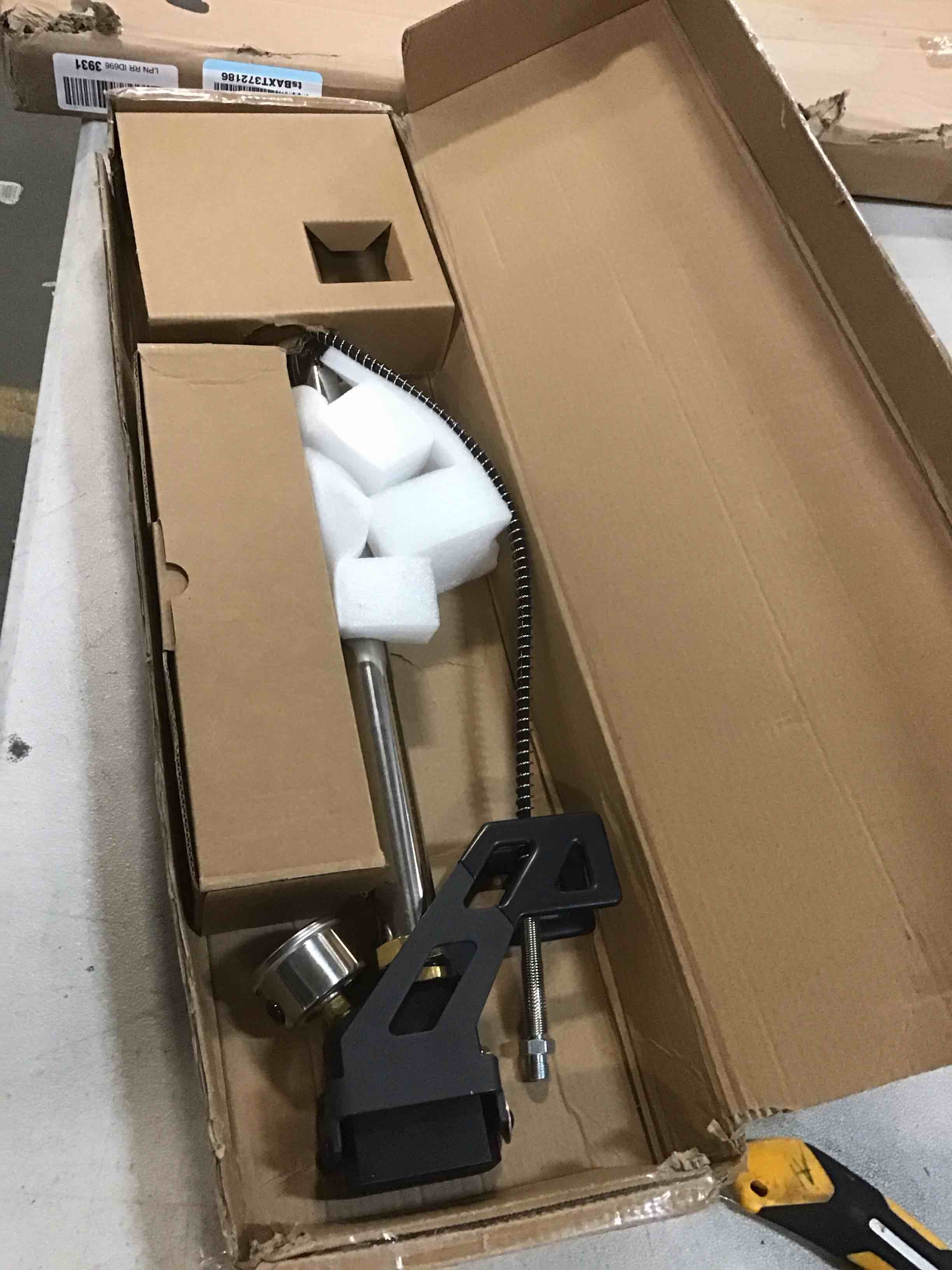 https://s3.amazonaws.com/lotting-images-prod/bidfta/ORG6149480_1708966878394.jpeg