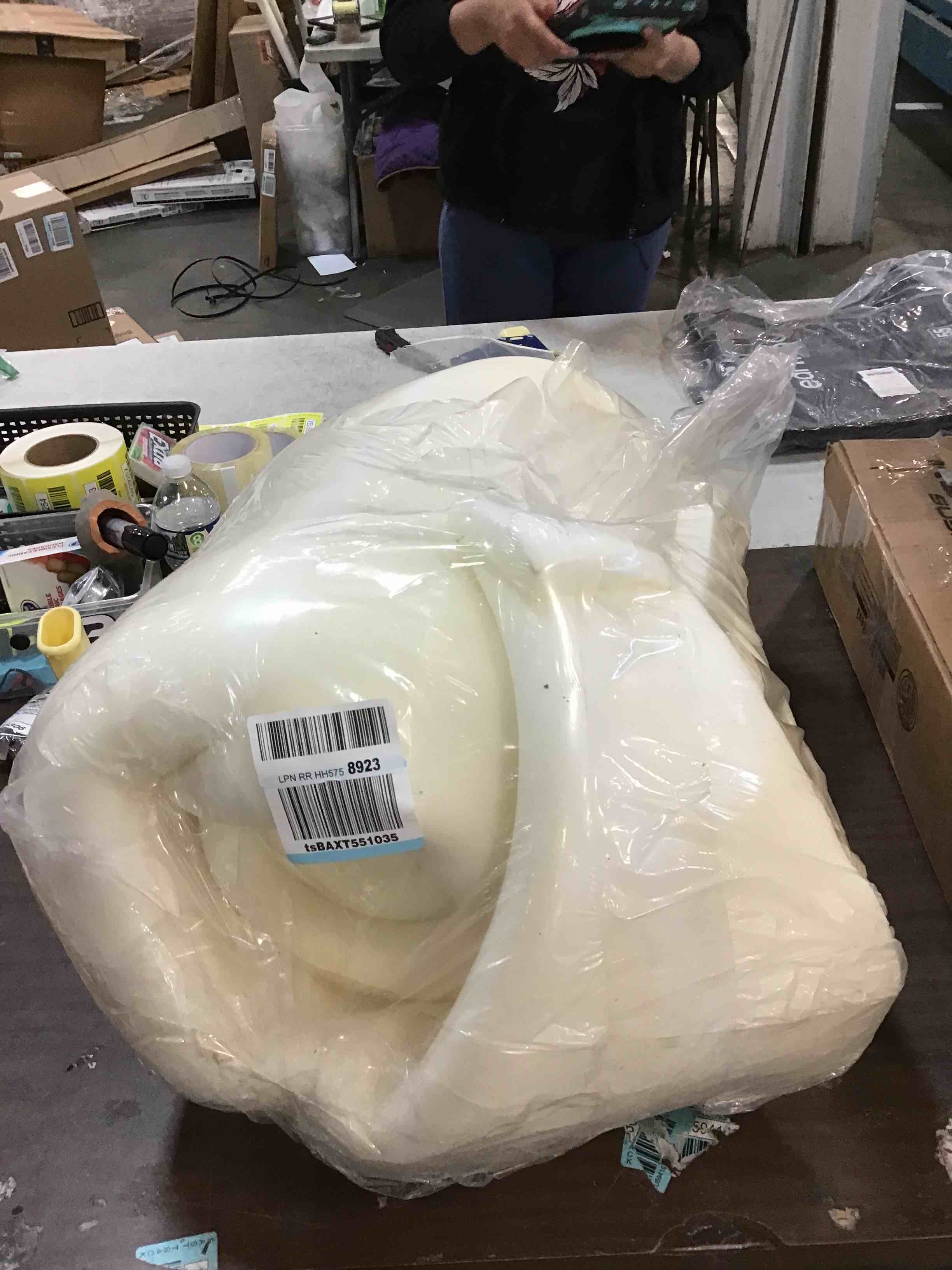 https://s3.amazonaws.com/lotting-images-prod/bidfta/ORG6150027_1709221161984.jpeg