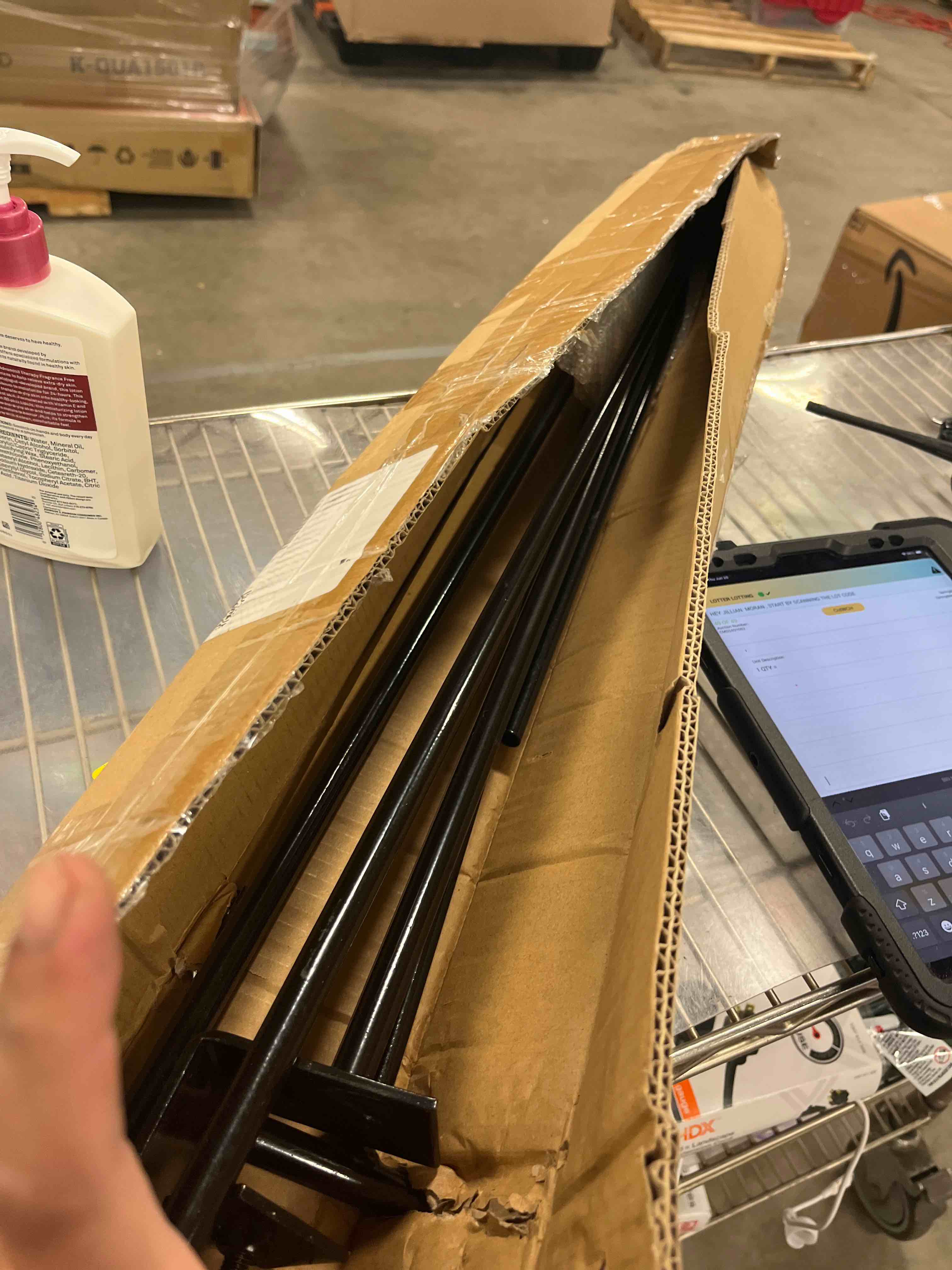 https://s3.amazonaws.com/lotting-images-prod/bidfta/ORG6153992_1718907817078.jpeg