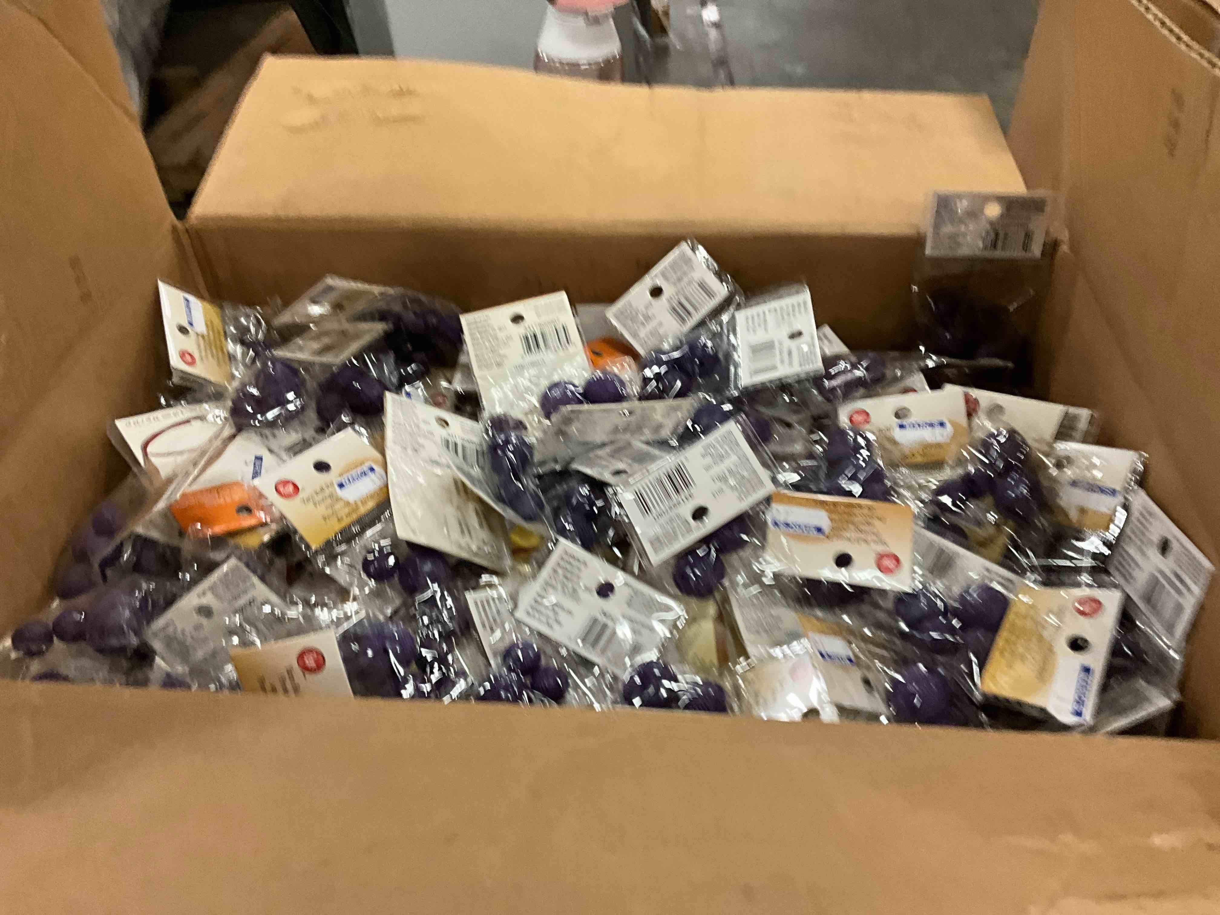 https://s3.amazonaws.com/lotting-images-prod/bidfta/ORG6154118_1719432738738.jpeg
