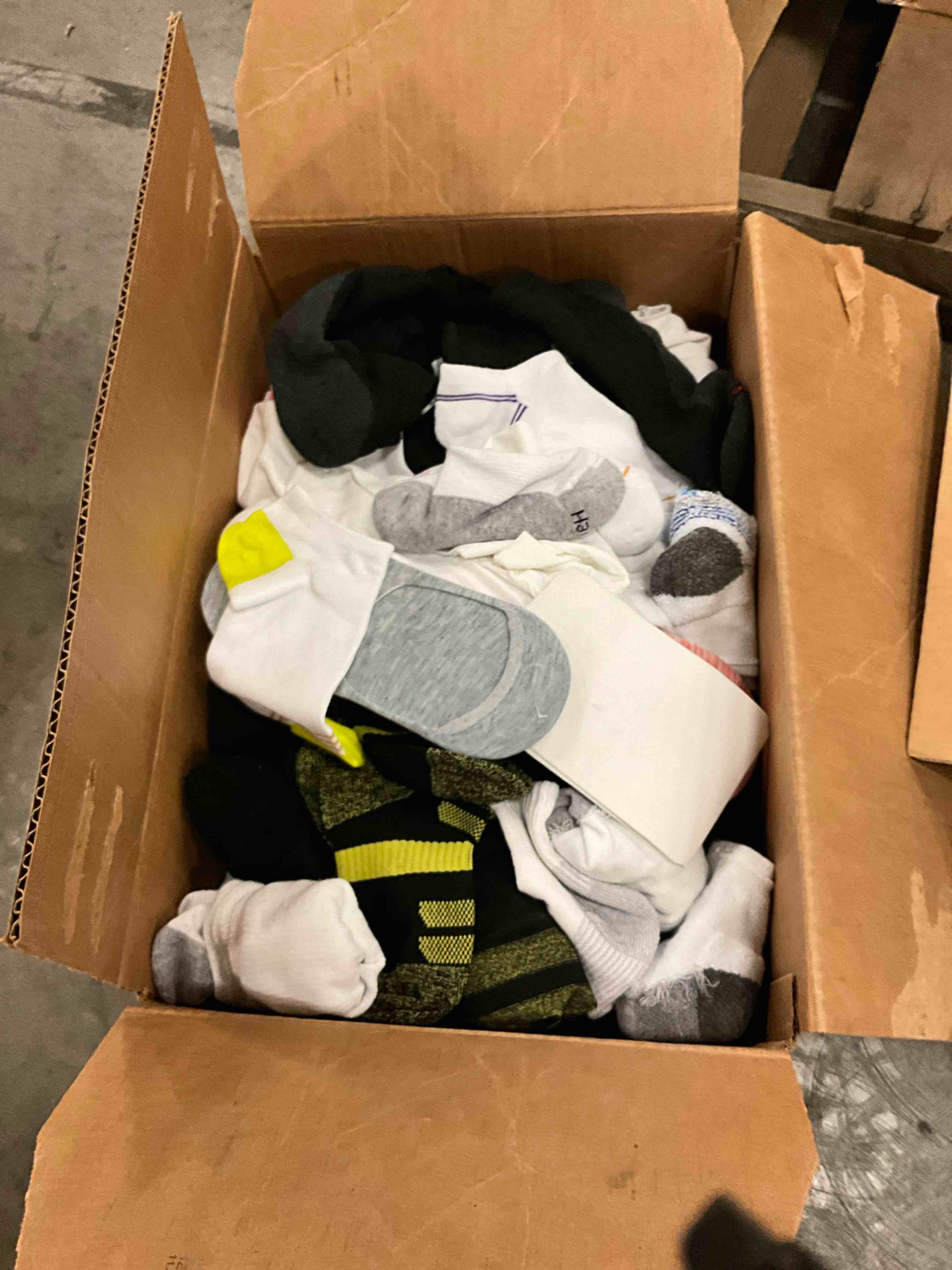 https://s3.amazonaws.com/lotting-images-prod/bidfta/ORG6154122_1719433086484.jpeg