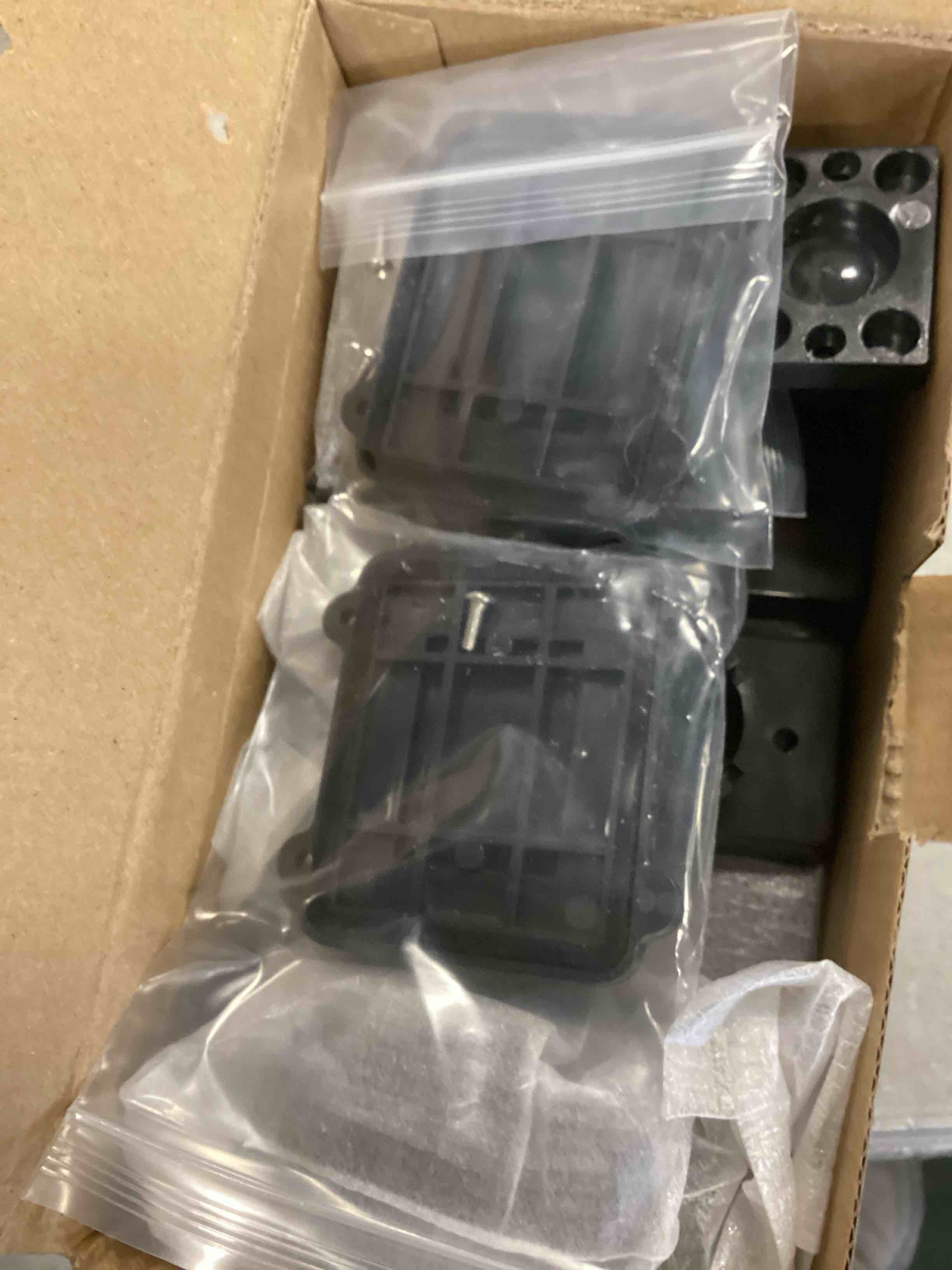 https://s3.amazonaws.com/lotting-images-prod/bidfta/ORG6165070_1713878798899.jpeg