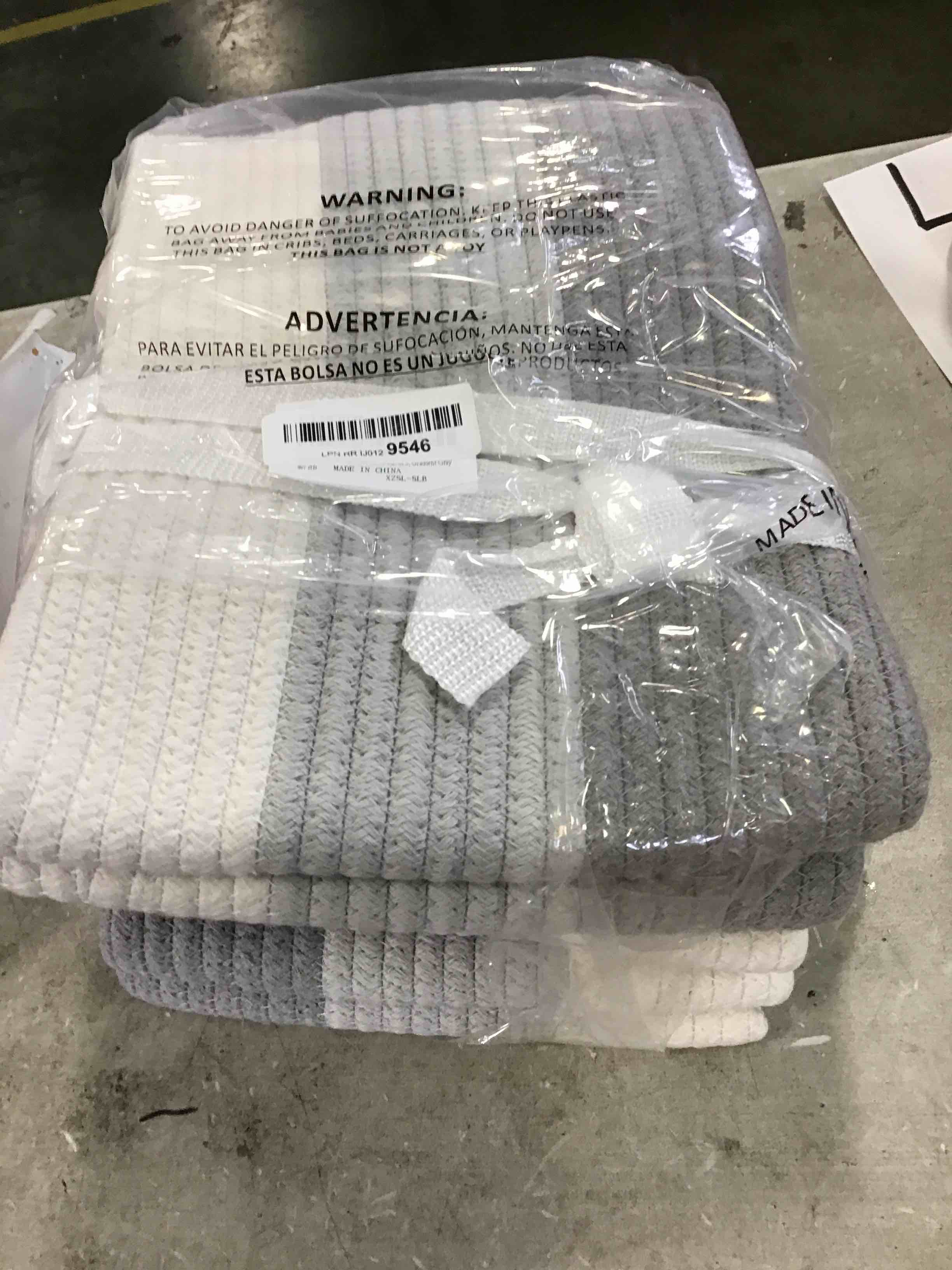https://s3.amazonaws.com/lotting-images-prod/bidfta/ORG6167979_1713359300770.jpeg