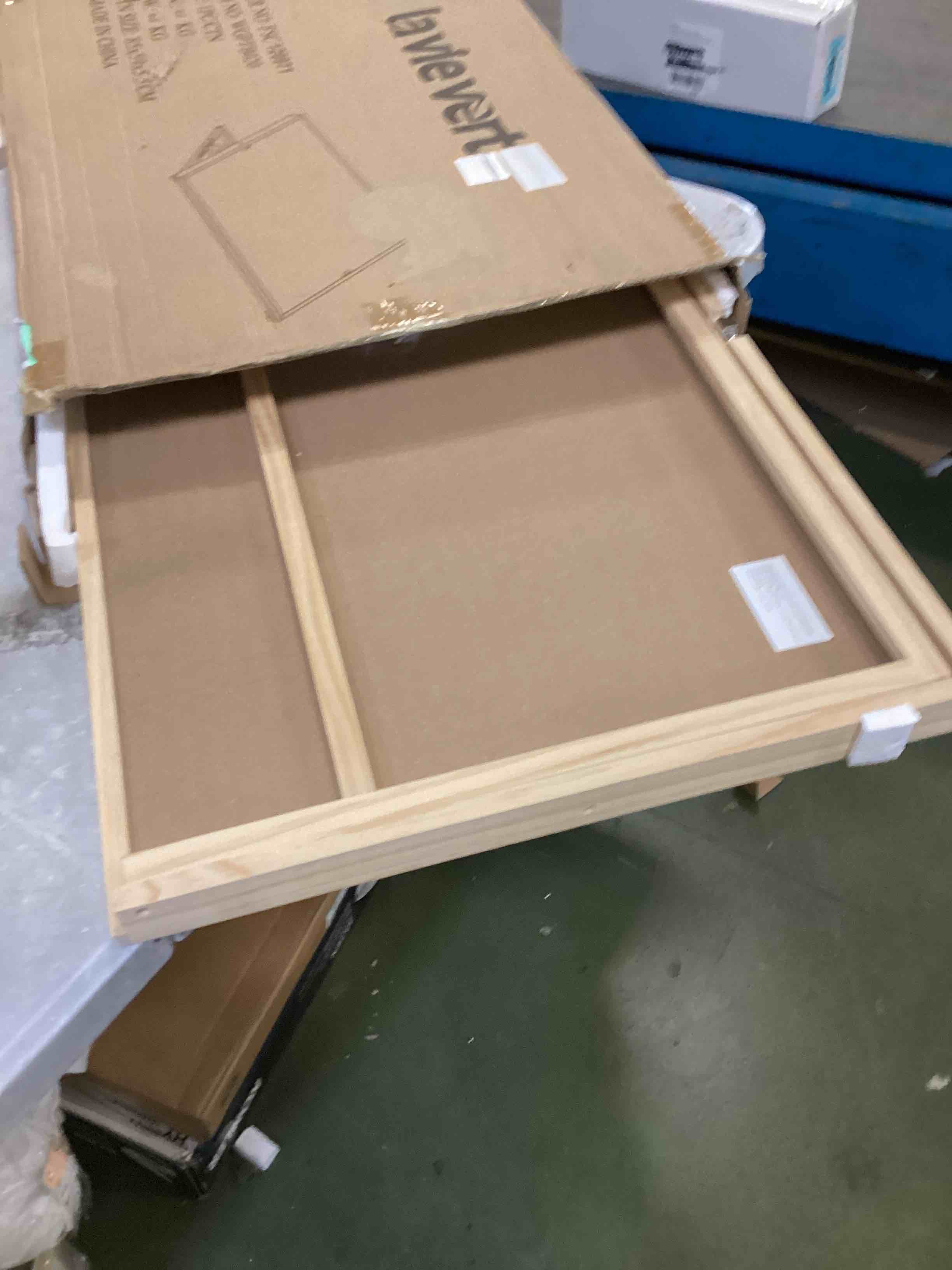 https://s3.amazonaws.com/lotting-images-prod/bidfta/ORG6169975_1713554510885.jpeg