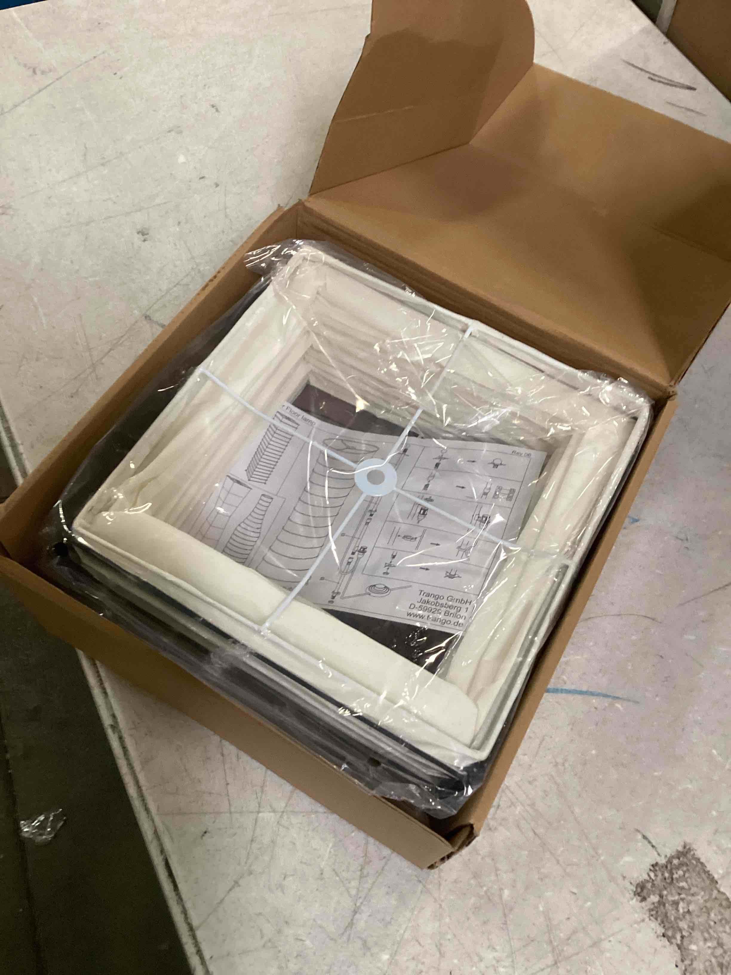https://s3.amazonaws.com/lotting-images-prod/bidfta/ORG6170230_1713968397924.jpeg