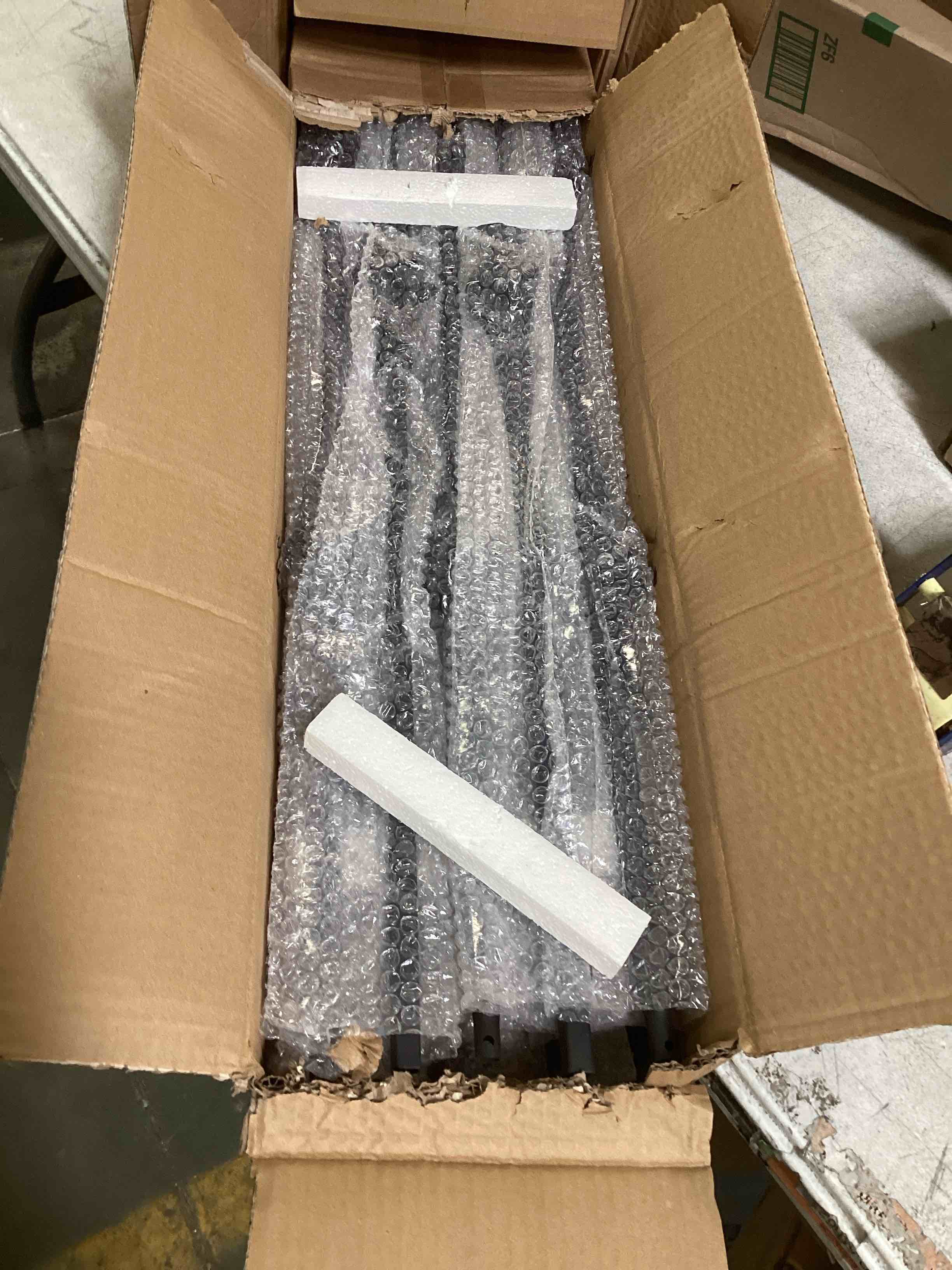 https://s3.amazonaws.com/lotting-images-prod/bidfta/ORG6170321_1713982797776.jpeg