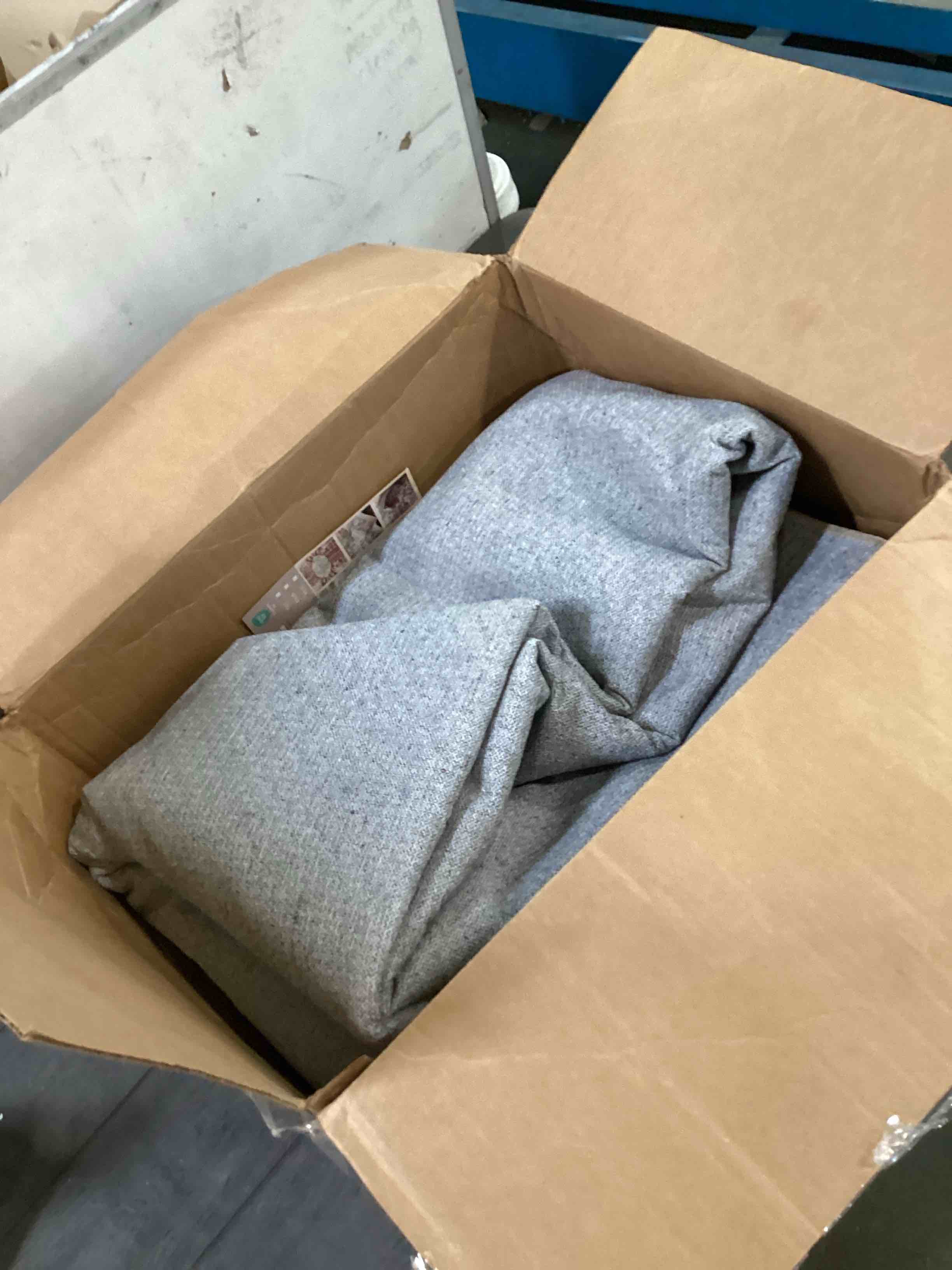 https://s3.amazonaws.com/lotting-images-prod/bidfta/ORG6170424_1714051997658.jpeg