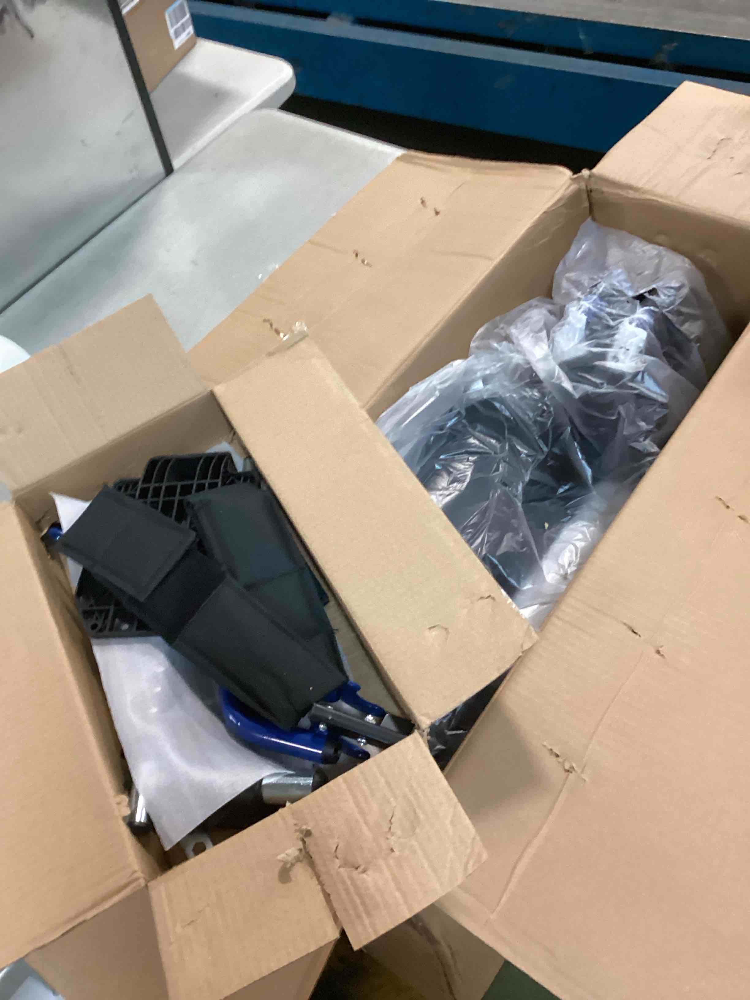 https://s3.amazonaws.com/lotting-images-prod/bidfta/ORG6170761_1714395124599.jpeg