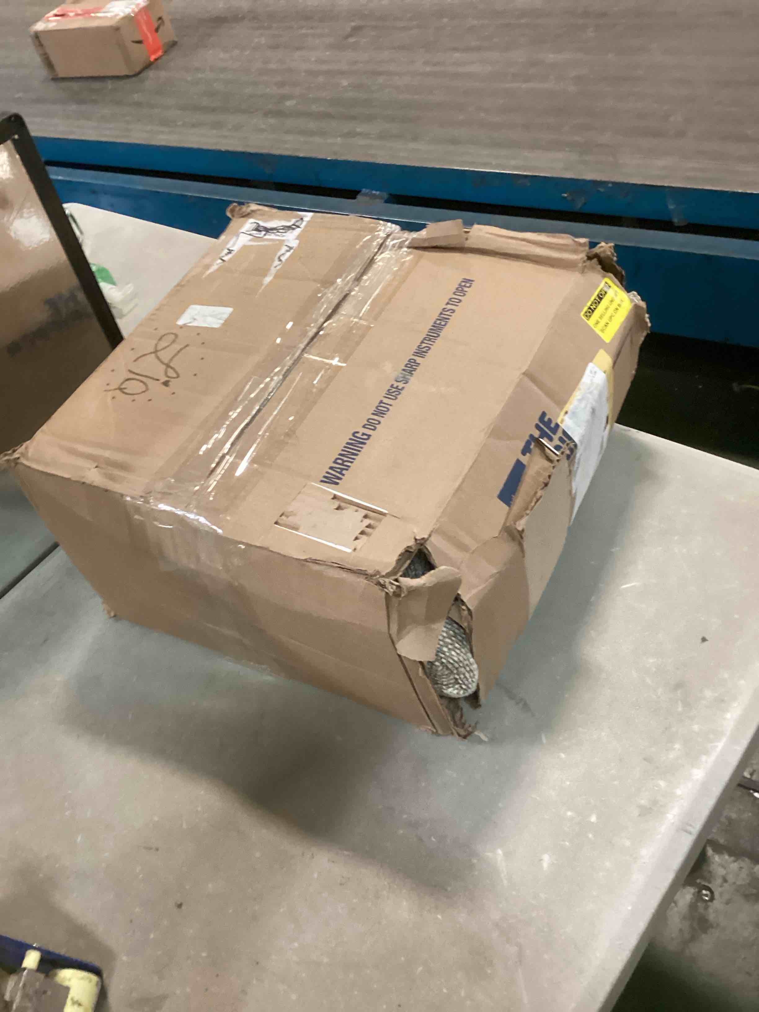 https://s3.amazonaws.com/lotting-images-prod/bidfta/ORG6170882_1714415689196.jpeg