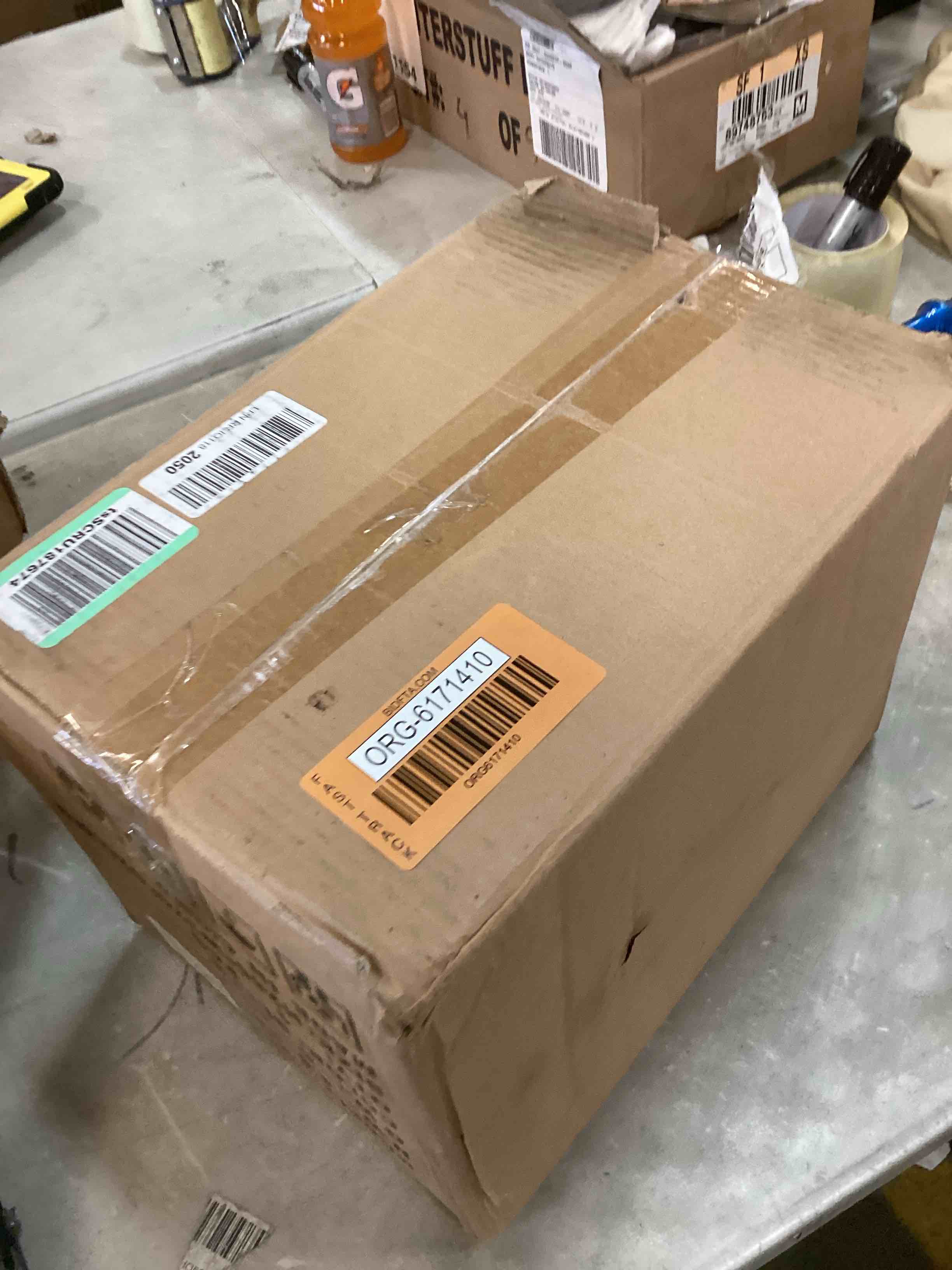 https://s3.amazonaws.com/lotting-images-prod/bidfta/ORG6171410_1714664914637.jpeg