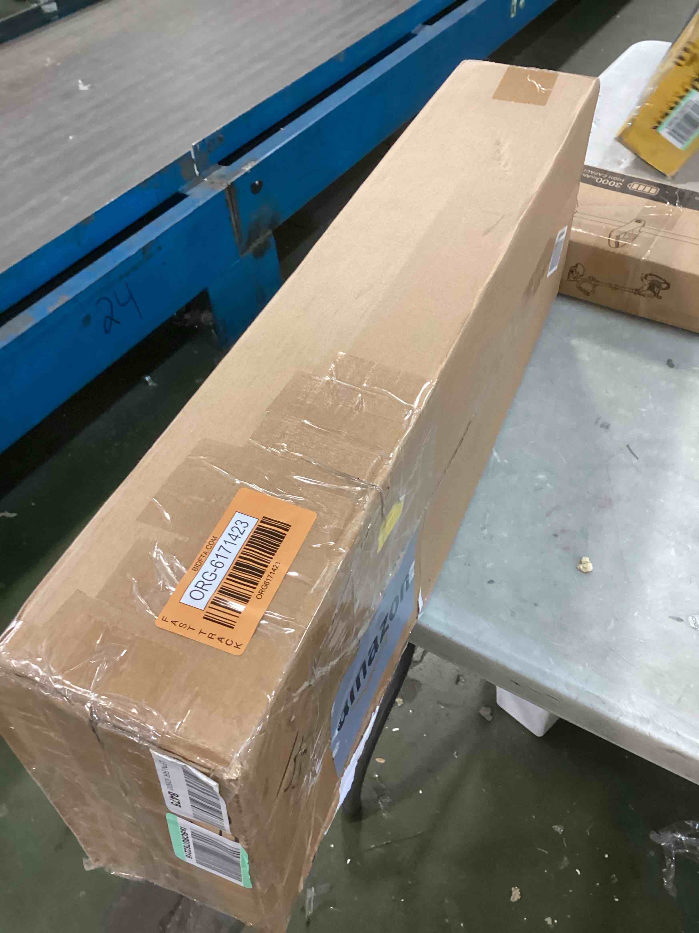 https://s3.amazonaws.com/lotting-images-prod/bidfta/ORG6171423_1714666521337.jpeg