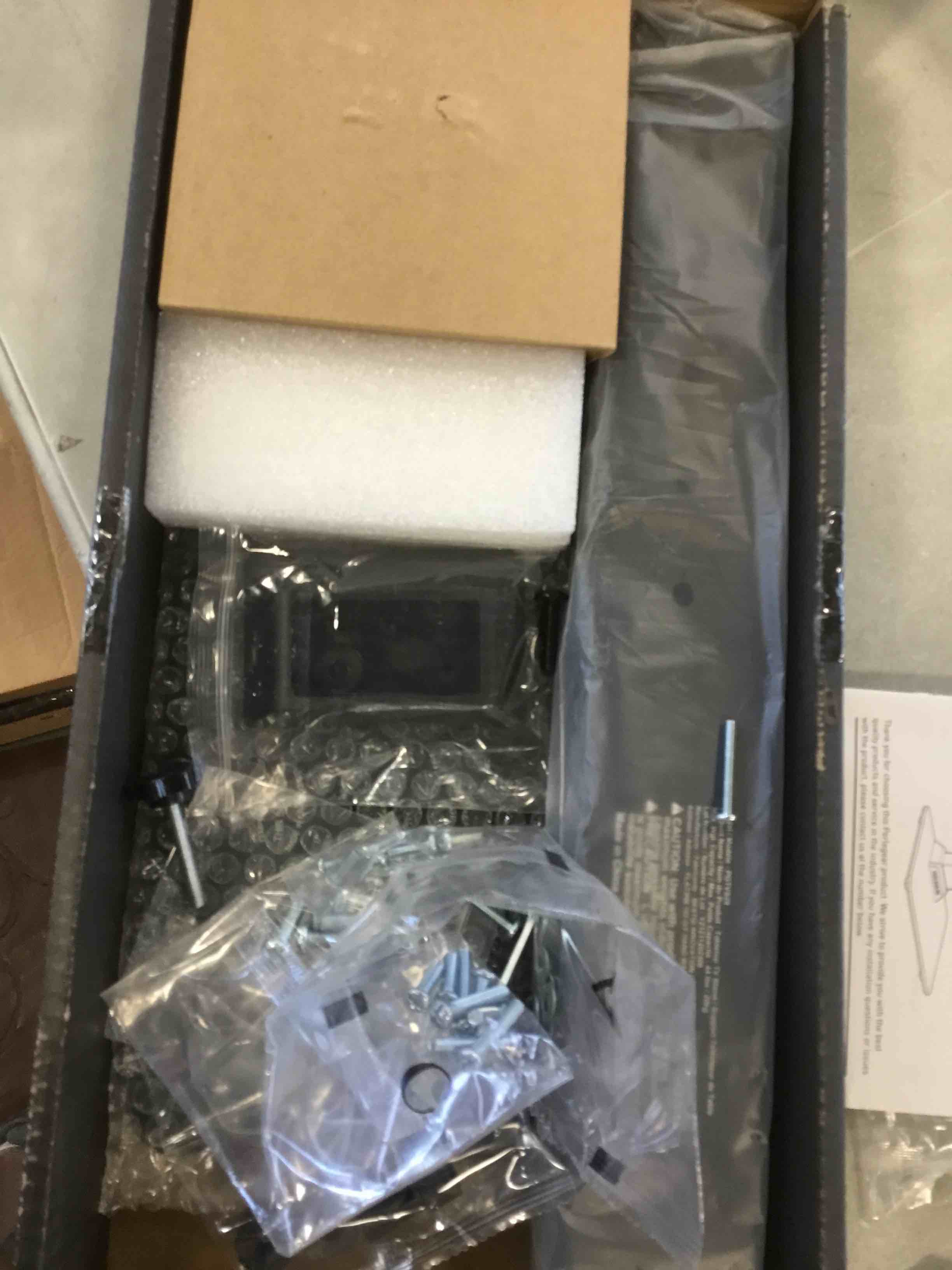 https://s3.amazonaws.com/lotting-images-prod/bidfta/ORG6172258_1713807159652.jpeg