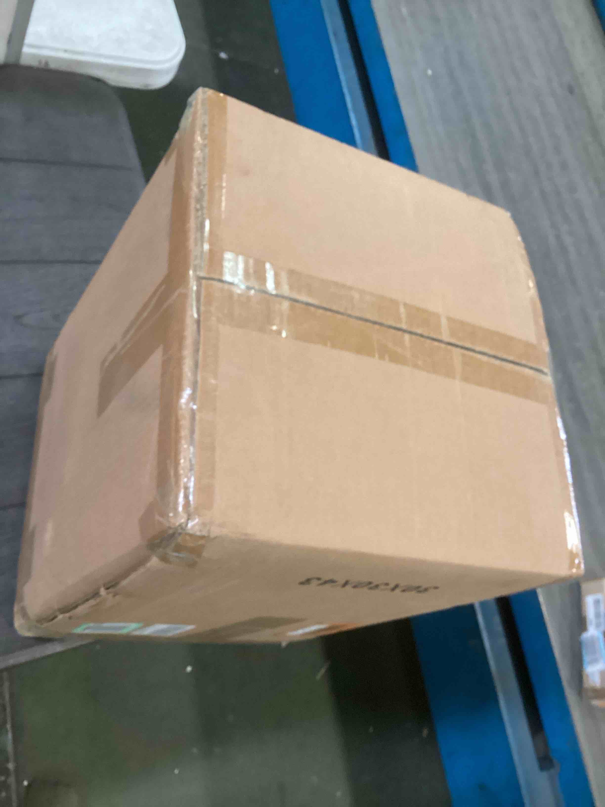 https://s3.amazonaws.com/lotting-images-prod/bidfta/ORG6175324_1713974861490.jpeg