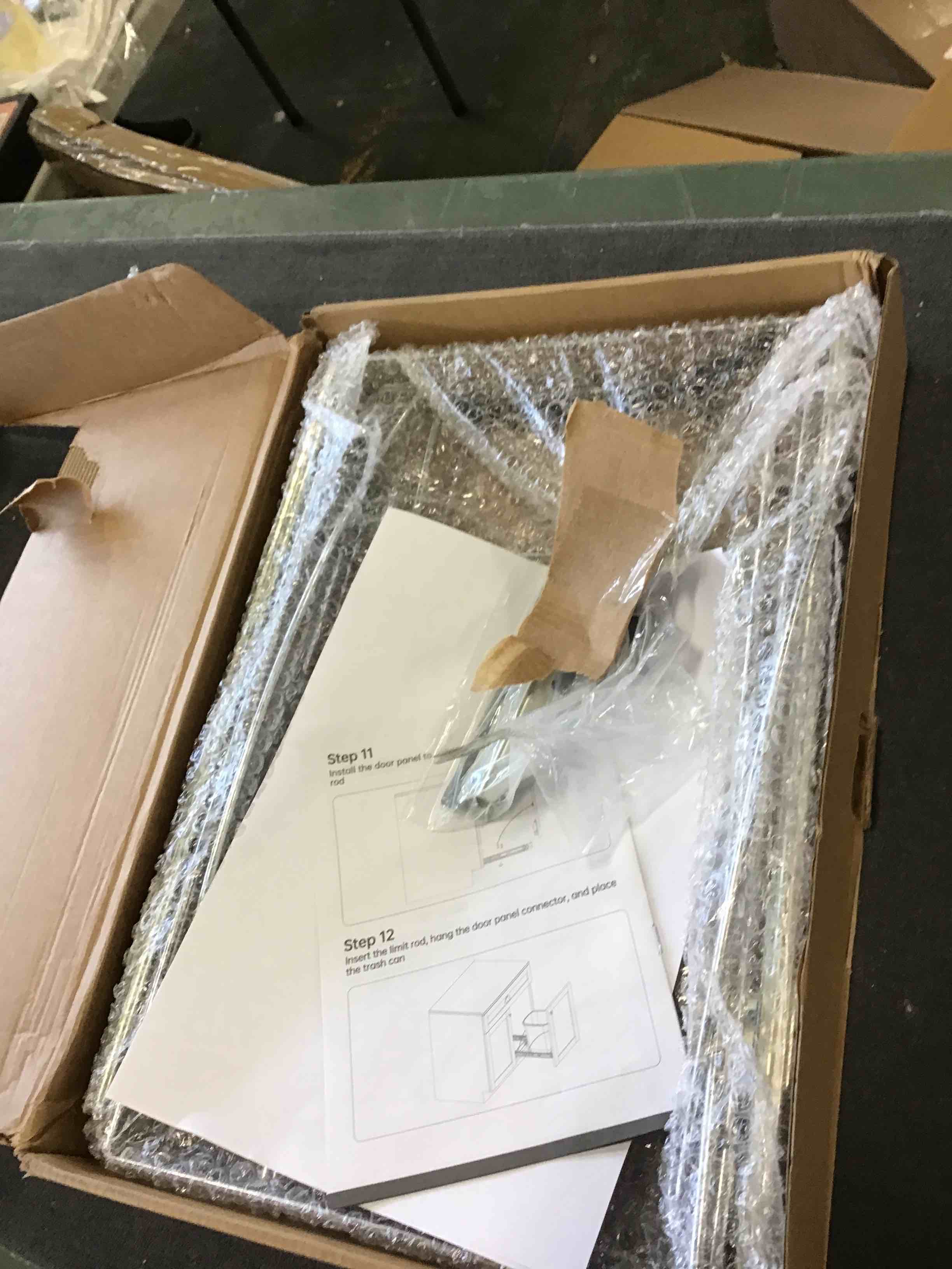 https://s3.amazonaws.com/lotting-images-prod/bidfta/ORG6188038_1713550902332.jpeg