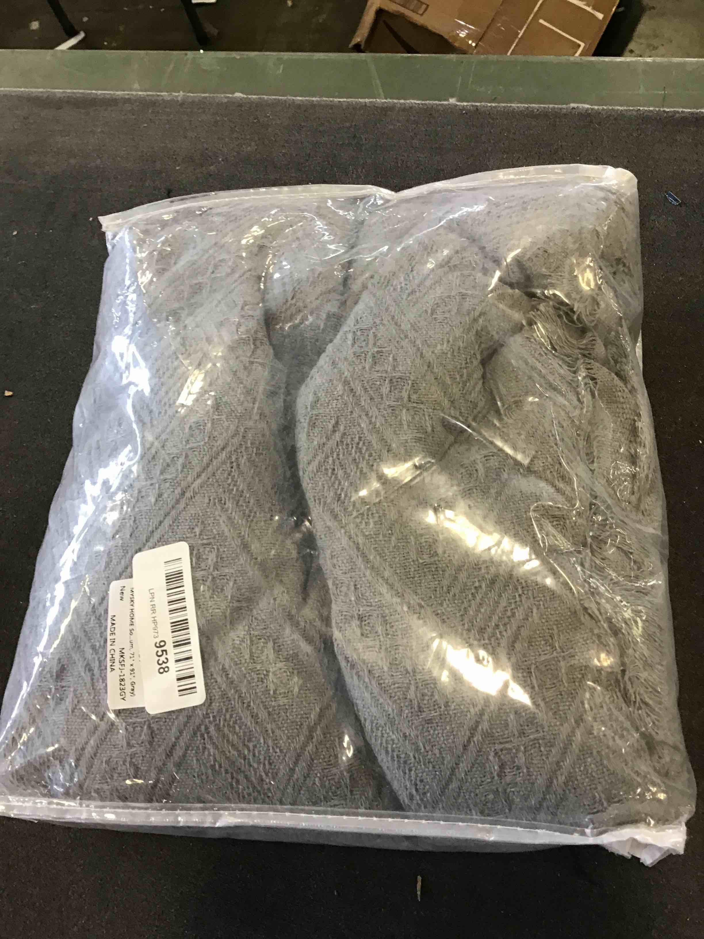 https://s3.amazonaws.com/lotting-images-prod/bidfta/ORG6188098_1713557330963.jpeg