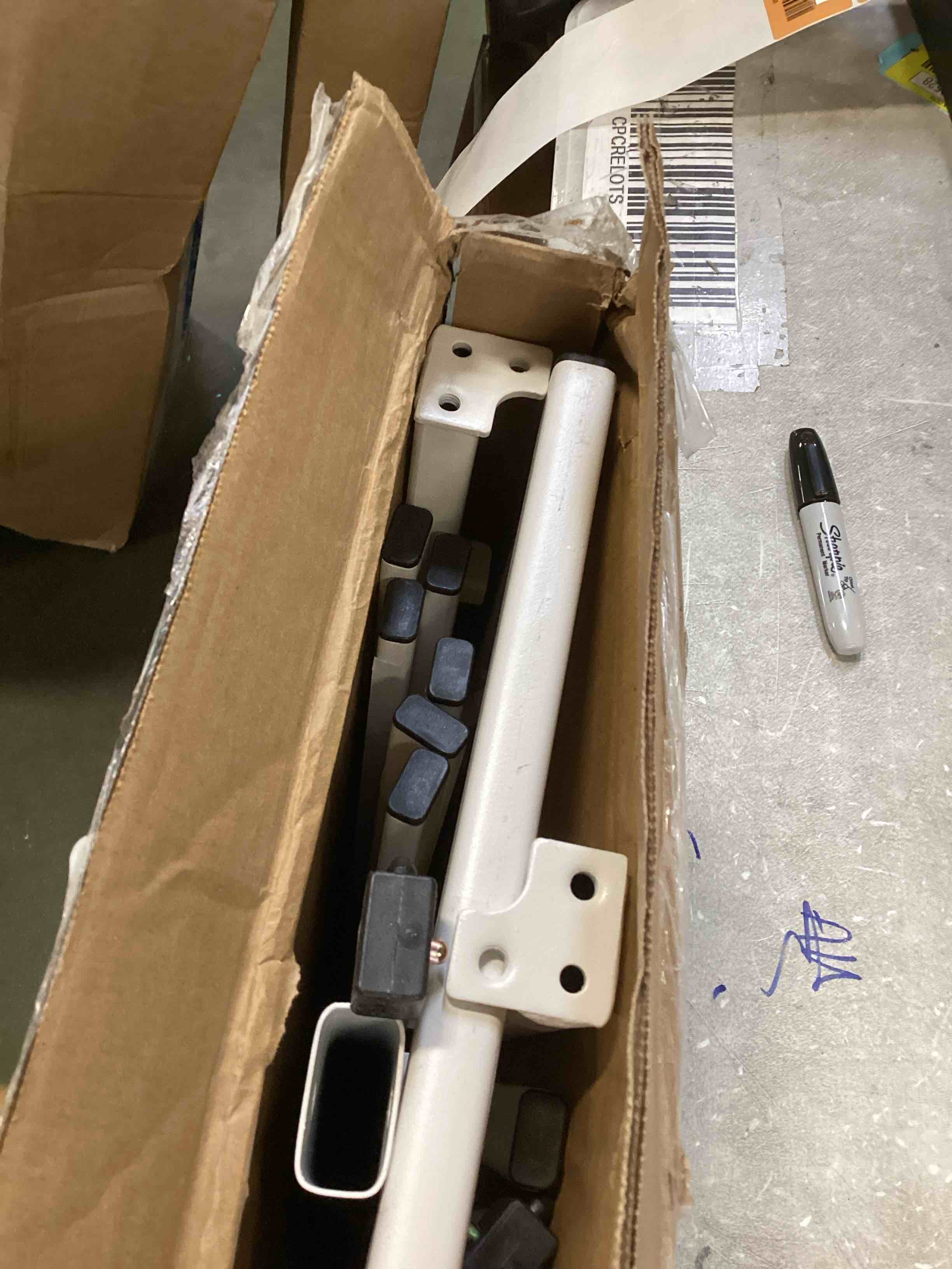 https://s3.amazonaws.com/lotting-images-prod/bidfta/ORG6191998_1714488624407.jpeg