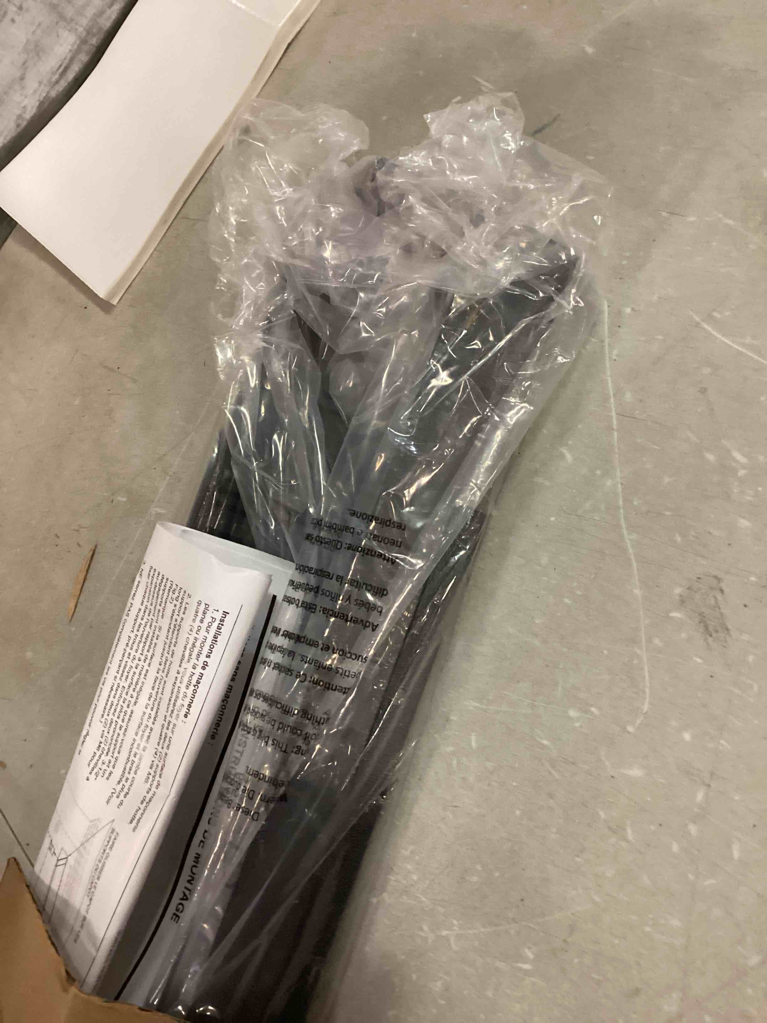 https://s3.amazonaws.com/lotting-images-prod/bidfta/ORG6198654_1714389778379.jpeg