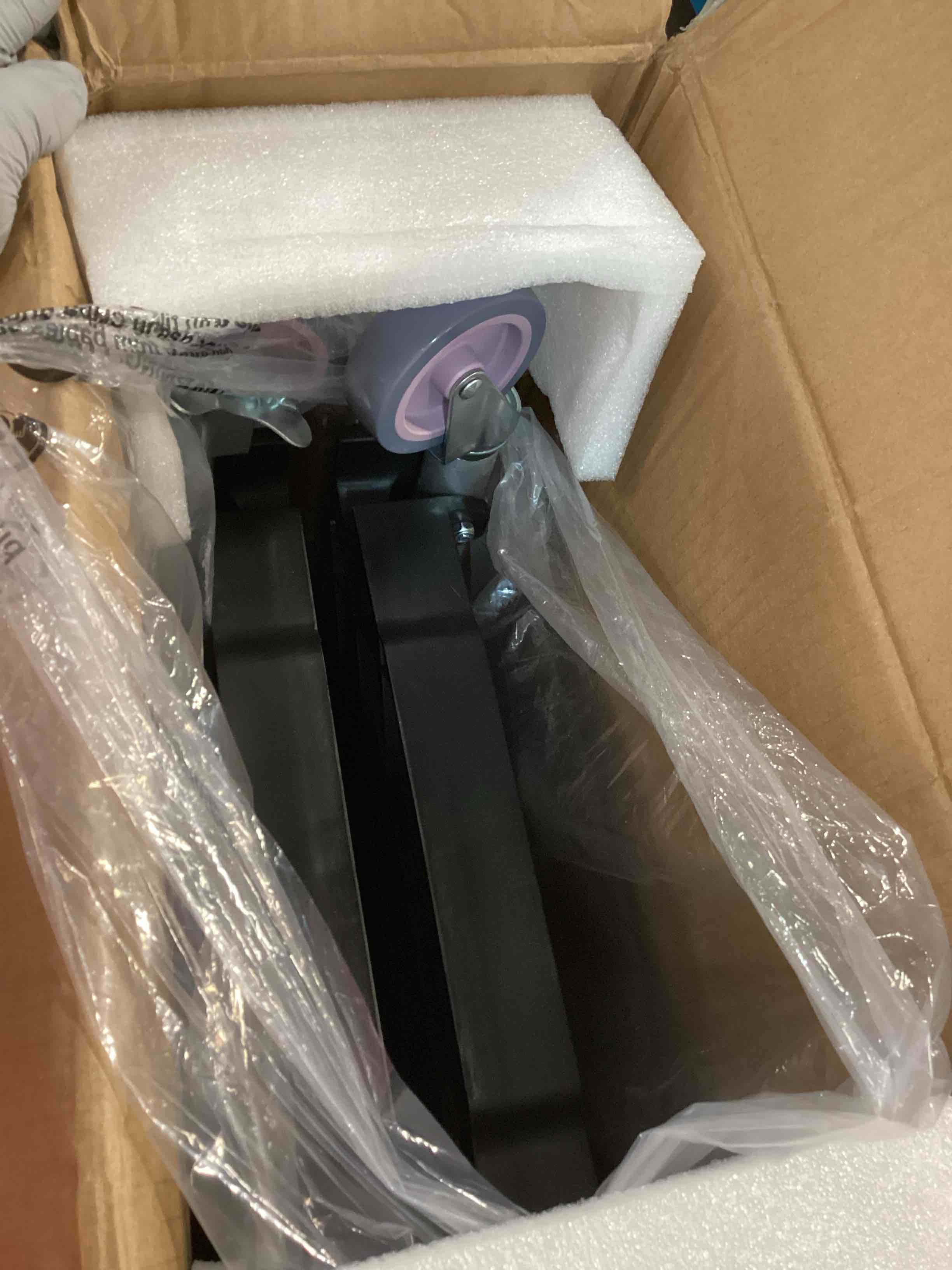 https://s3.amazonaws.com/lotting-images-prod/bidfta/ORG6199404_1714650670388.jpeg
