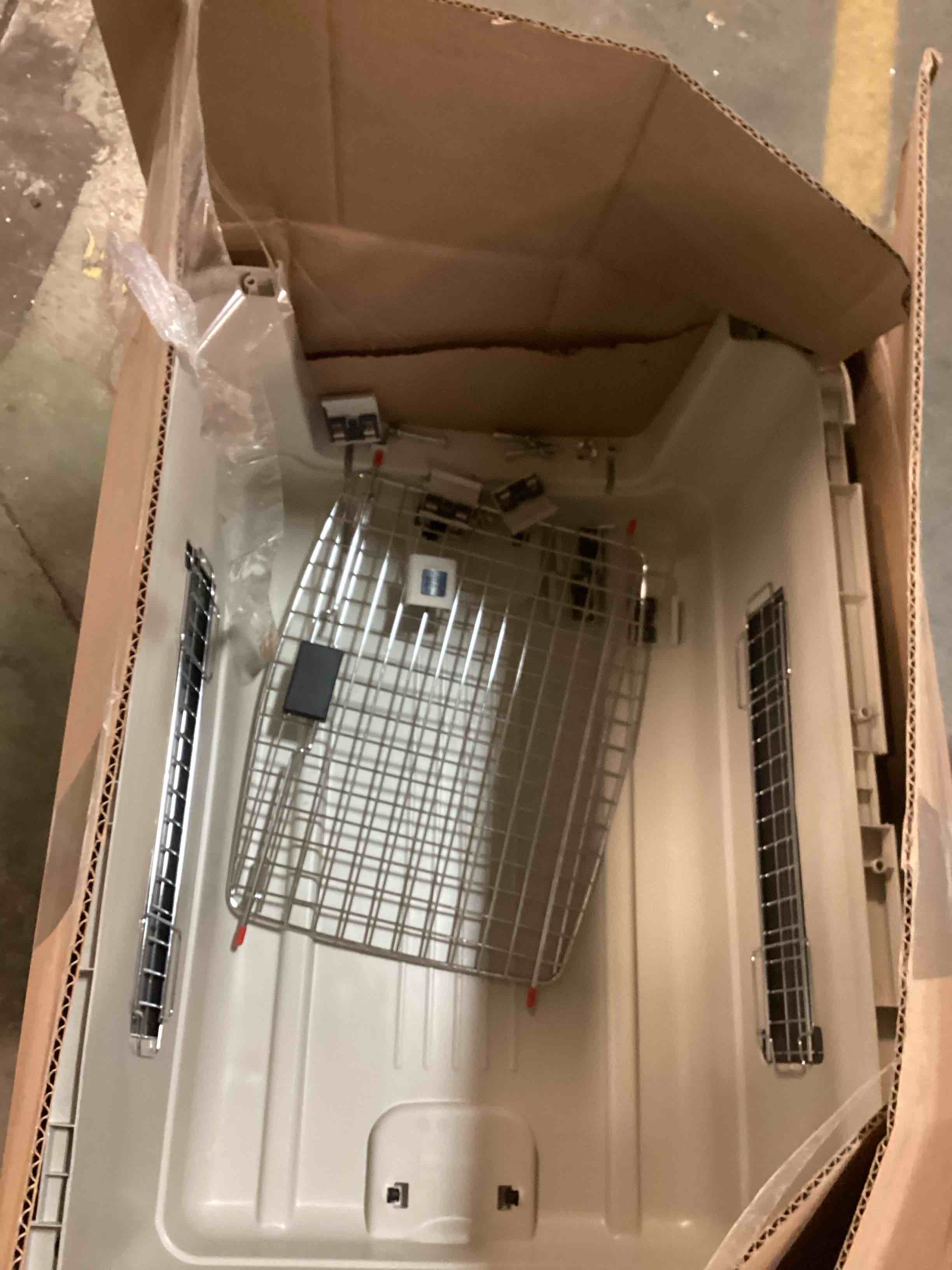 https://s3.amazonaws.com/lotting-images-prod/bidfta/ORG6199748_1714750152313.jpeg