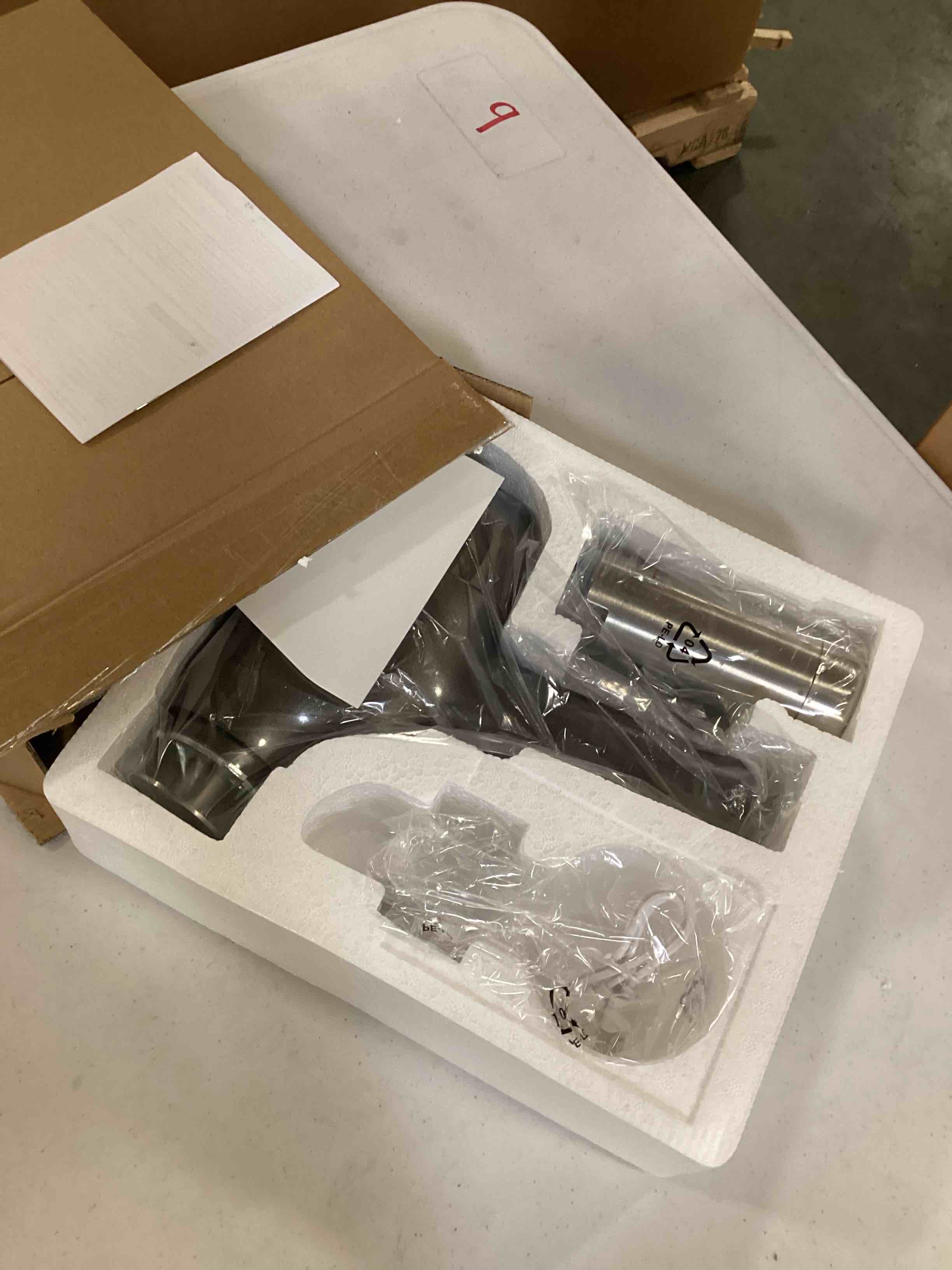 https://s3.amazonaws.com/lotting-images-prod/bidfta/ORG6201897_1714593002226.jpeg