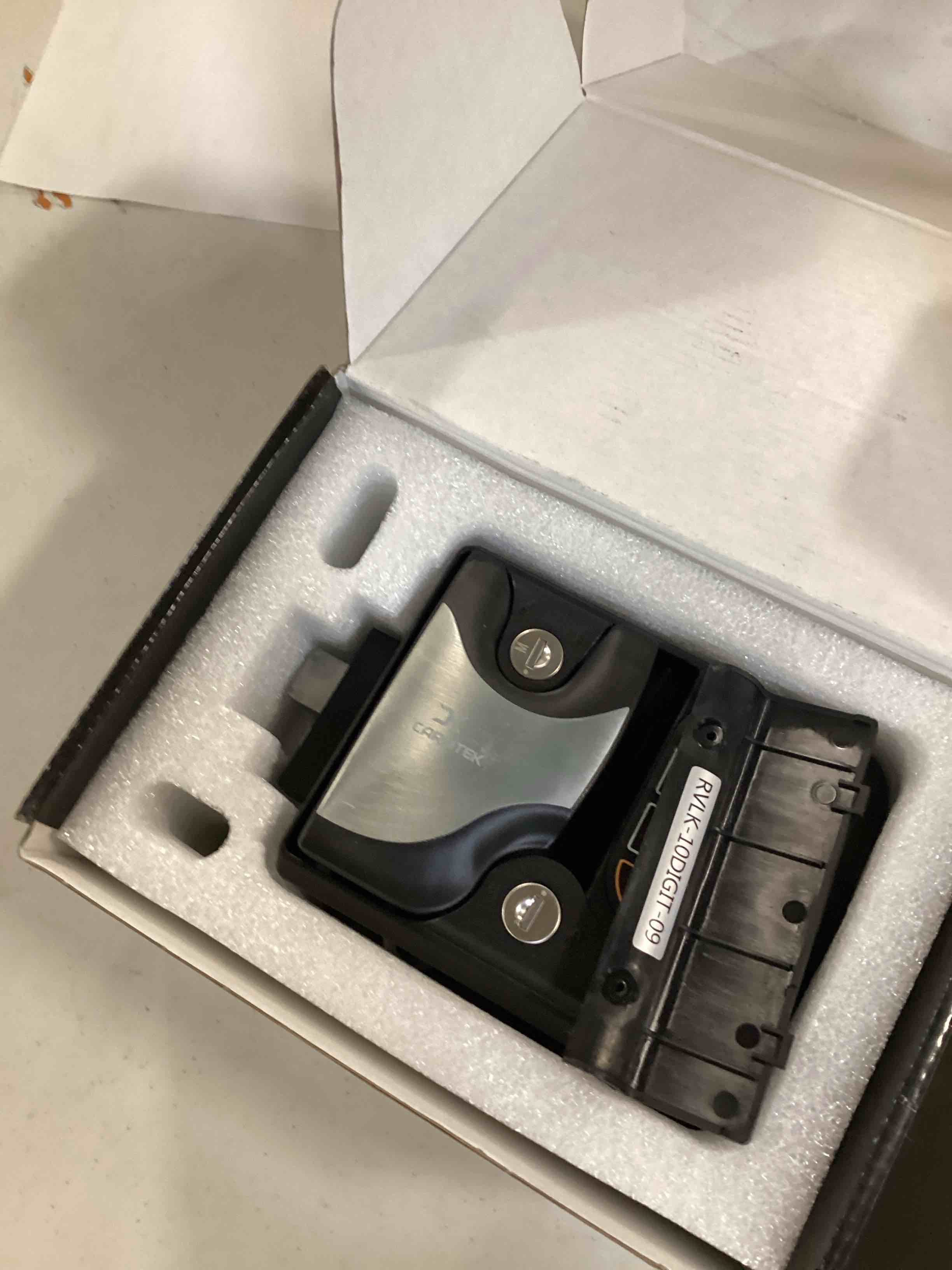 https://s3.amazonaws.com/lotting-images-prod/bidfta/ORG6201902_1714593552637.jpeg