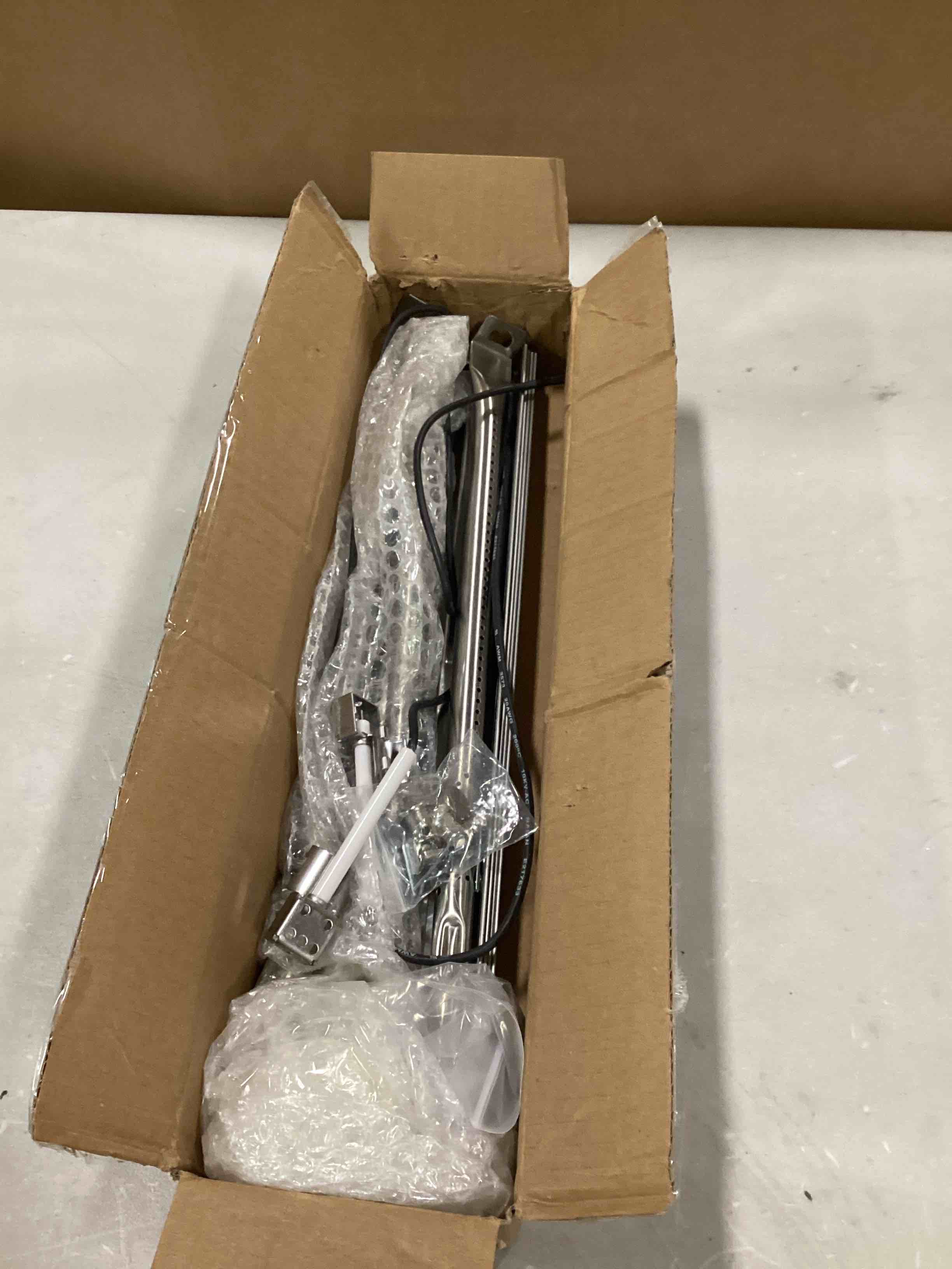 https://s3.amazonaws.com/lotting-images-prod/bidfta/ORG6204296_1716380332027.jpeg