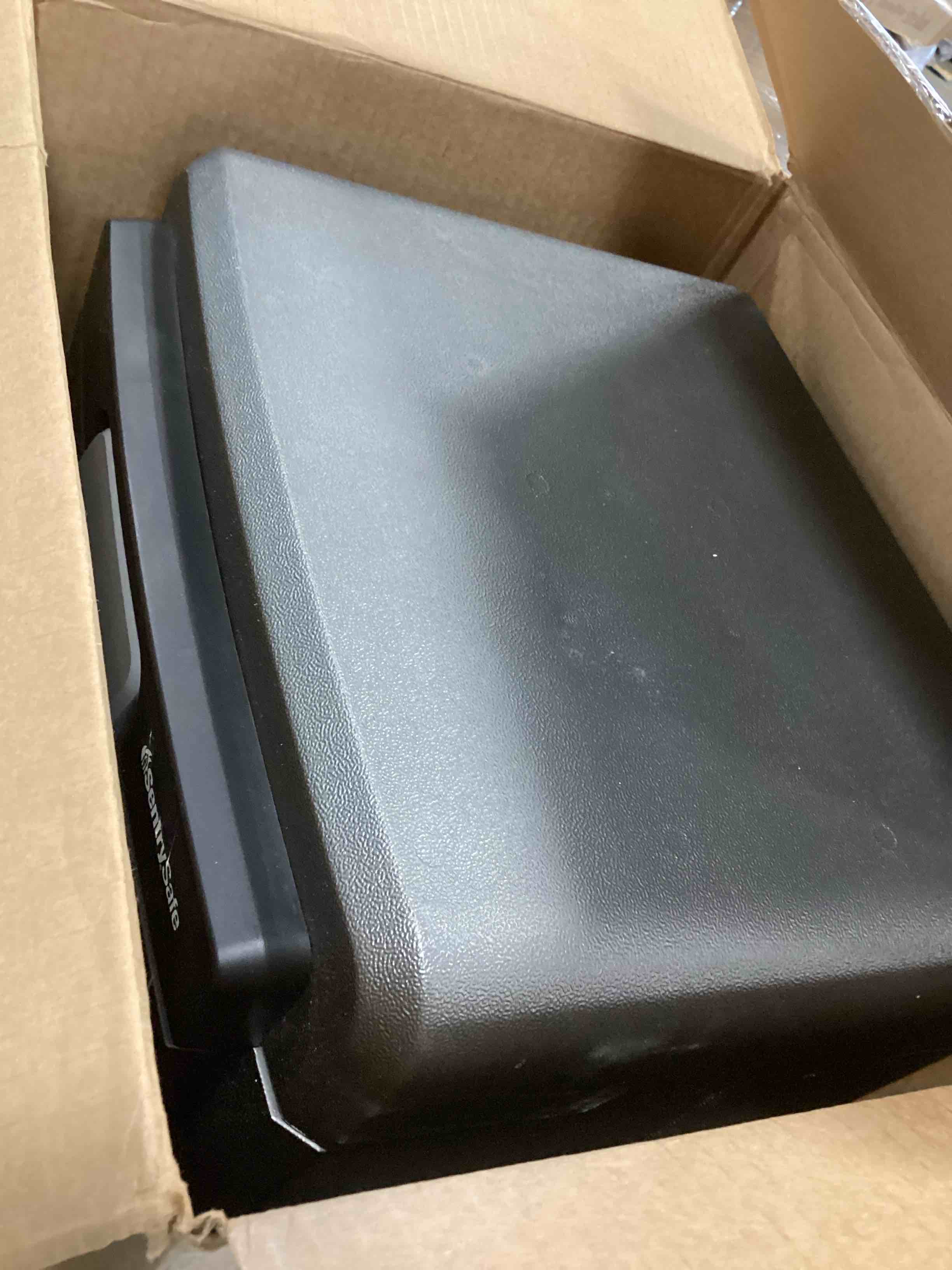 https://s3.amazonaws.com/lotting-images-prod/bidfta/ORG6204972_1714507925284.jpeg