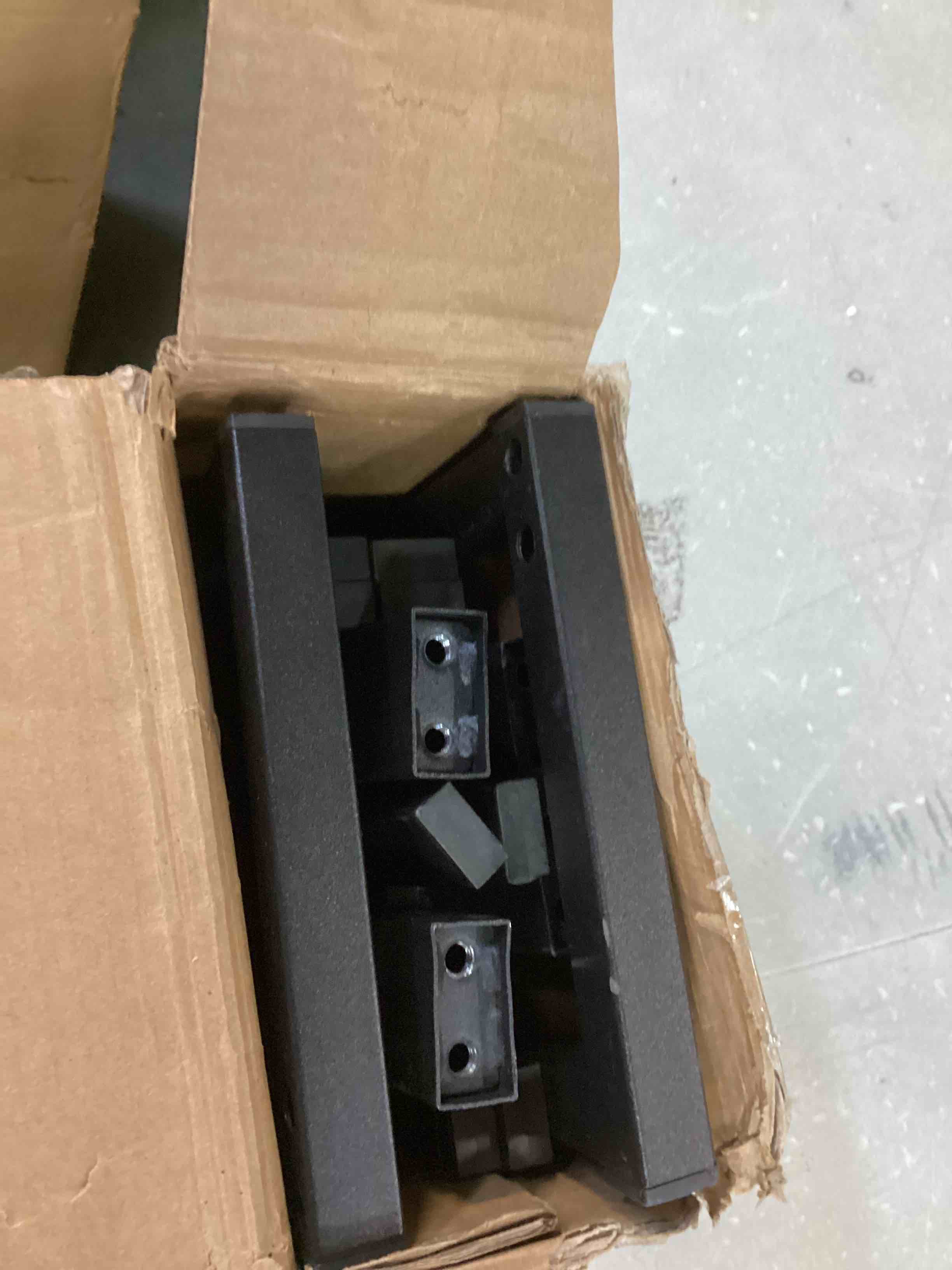 https://s3.amazonaws.com/lotting-images-prod/bidfta/ORG6263634_1713272649839.jpeg