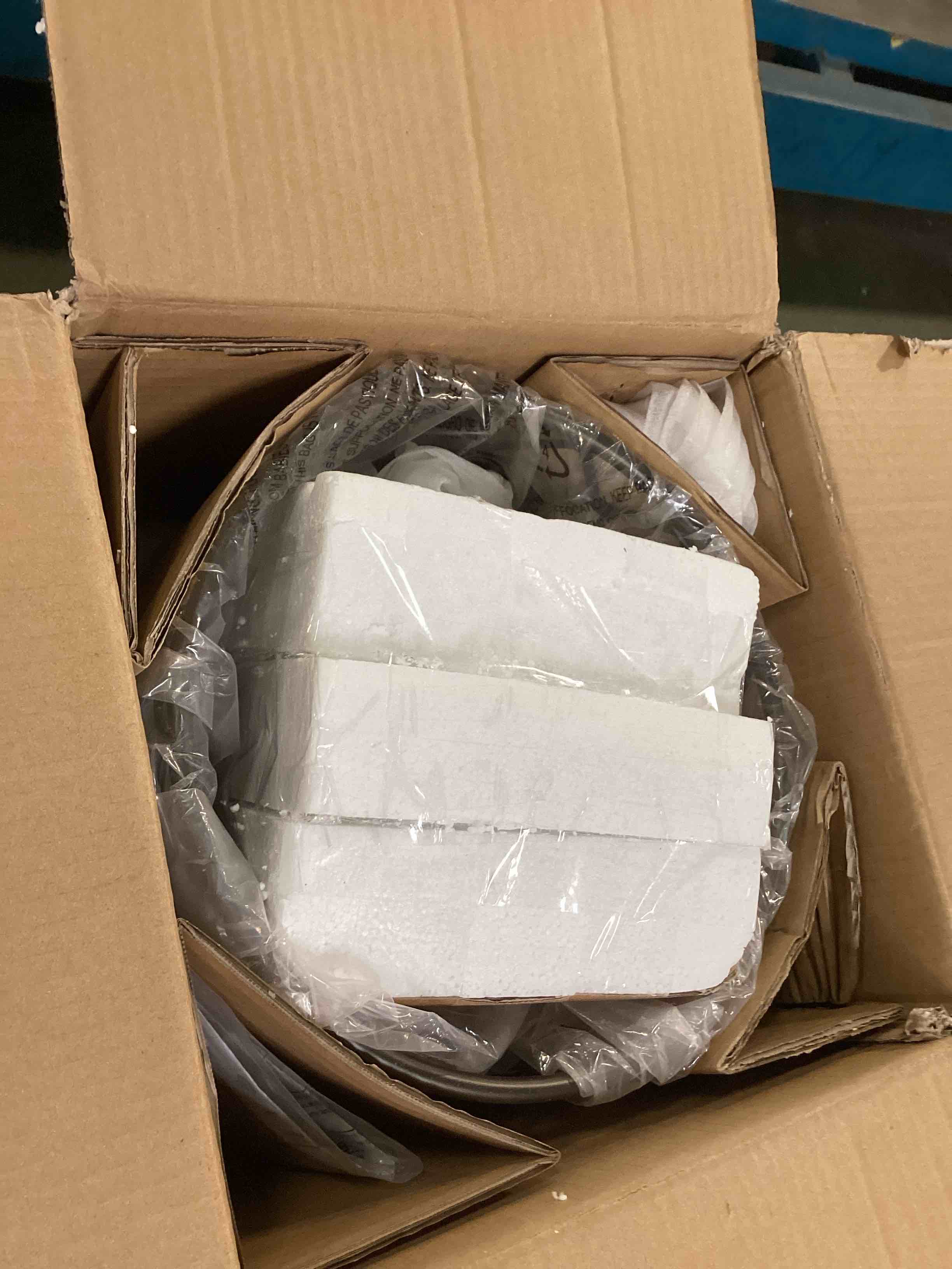 https://s3.amazonaws.com/lotting-images-prod/bidfta/ORG6263880_1713362107484.jpeg