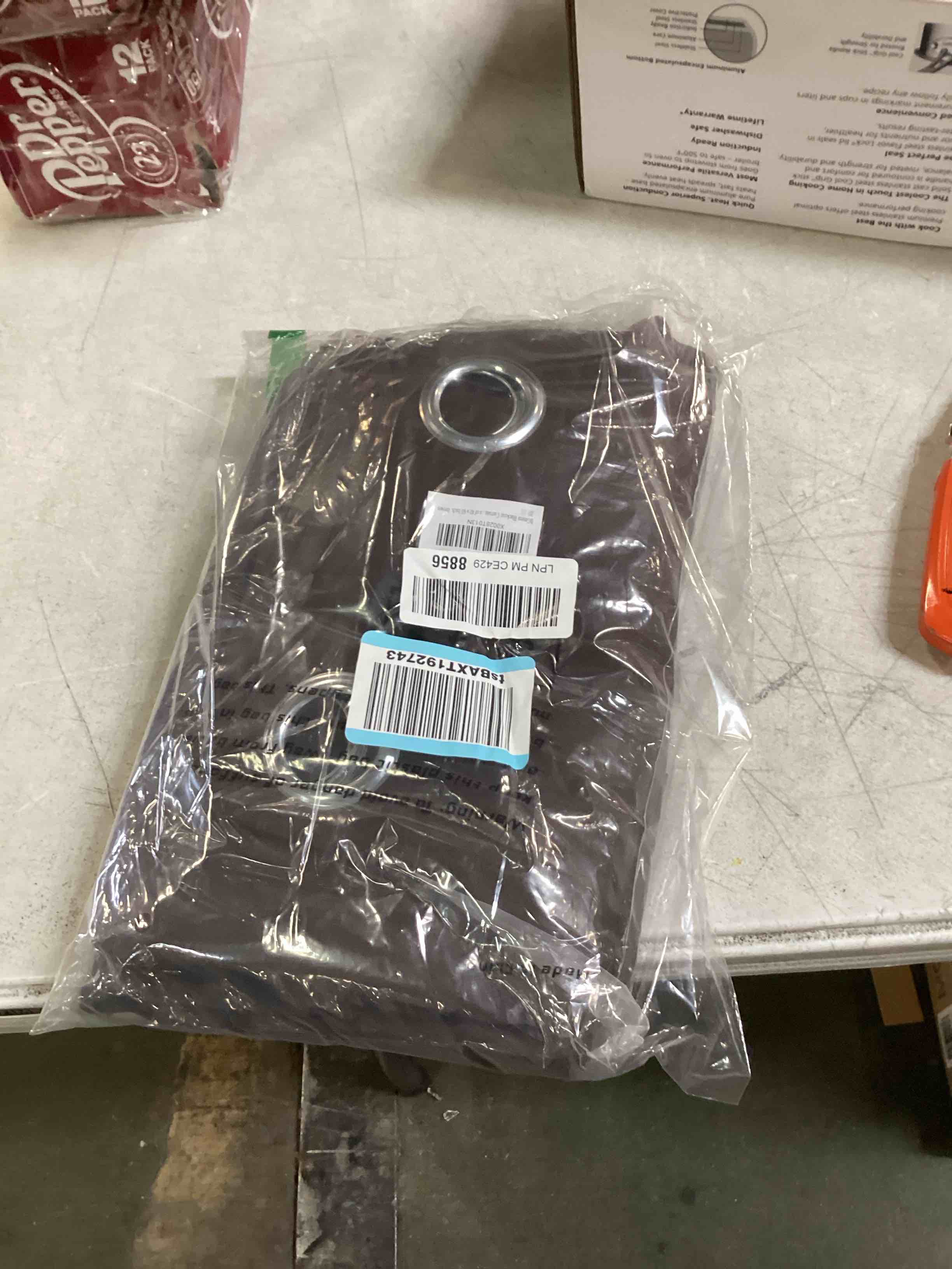 https://s3.amazonaws.com/lotting-images-prod/bidfta/ORG6264029_1713378914966.jpeg