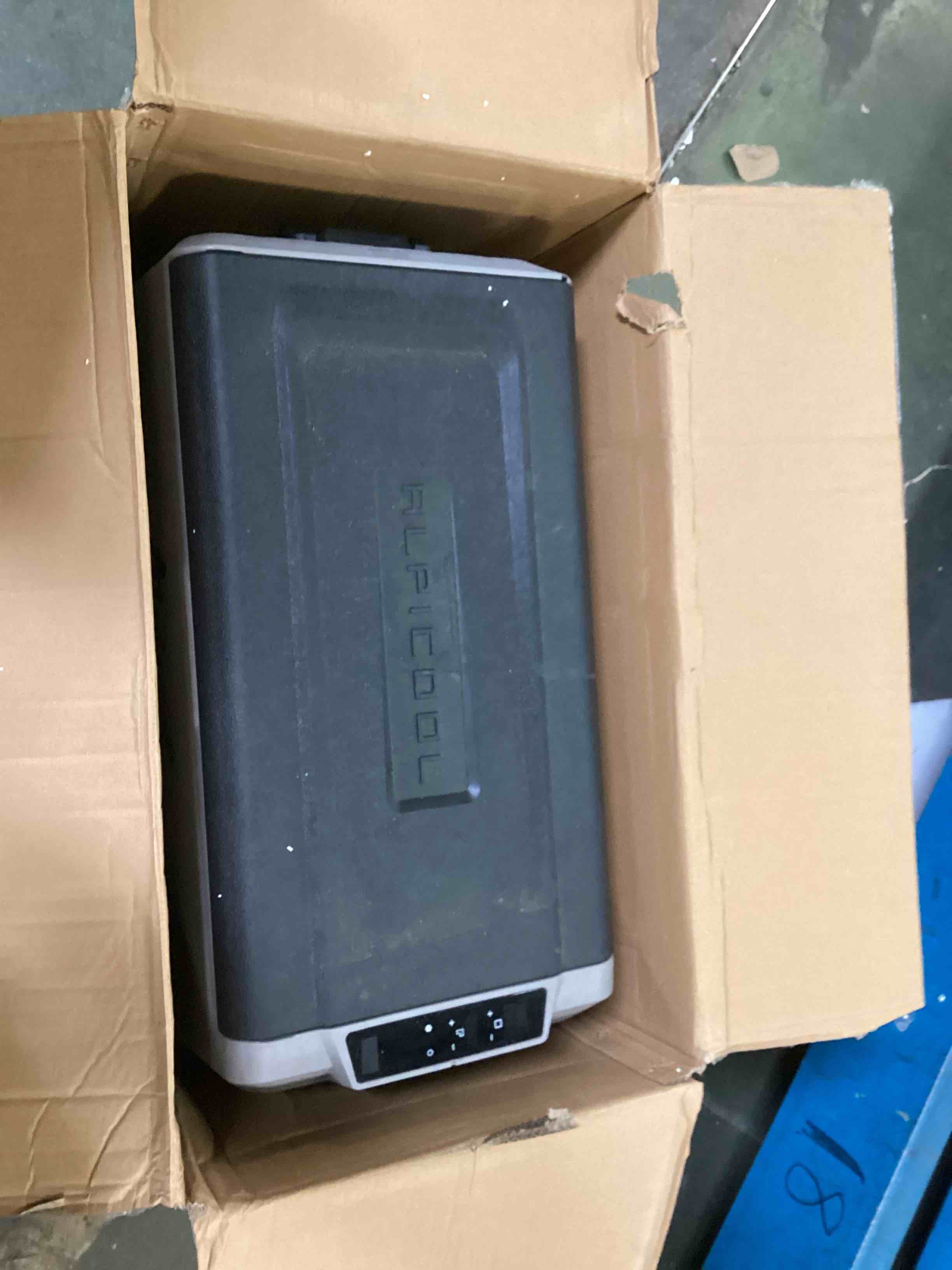 https://s3.amazonaws.com/lotting-images-prod/bidfta/ORG6264259_1713461472359.jpeg