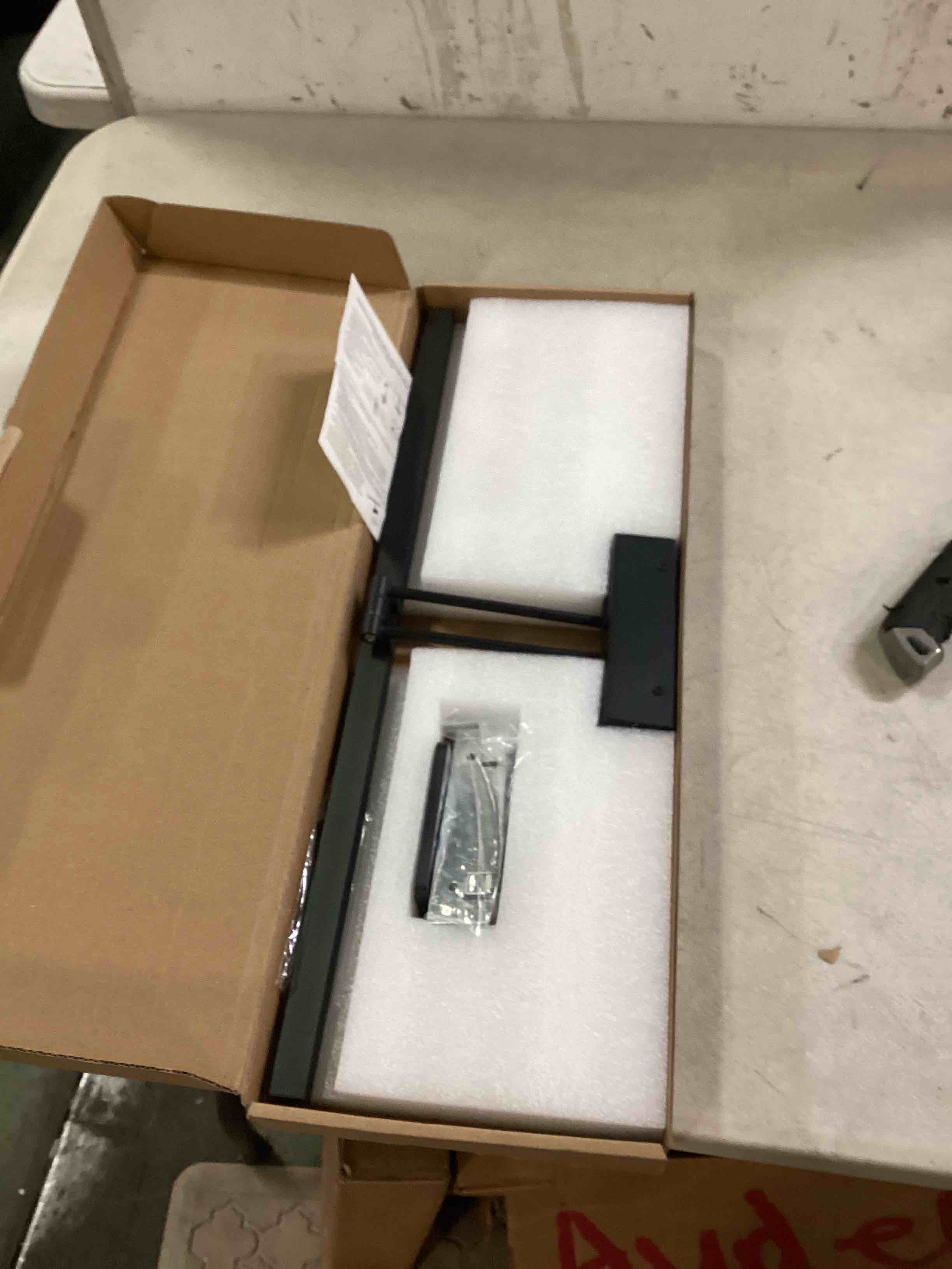 https://s3.amazonaws.com/lotting-images-prod/bidfta/ORG6265562_1714400722612.jpeg