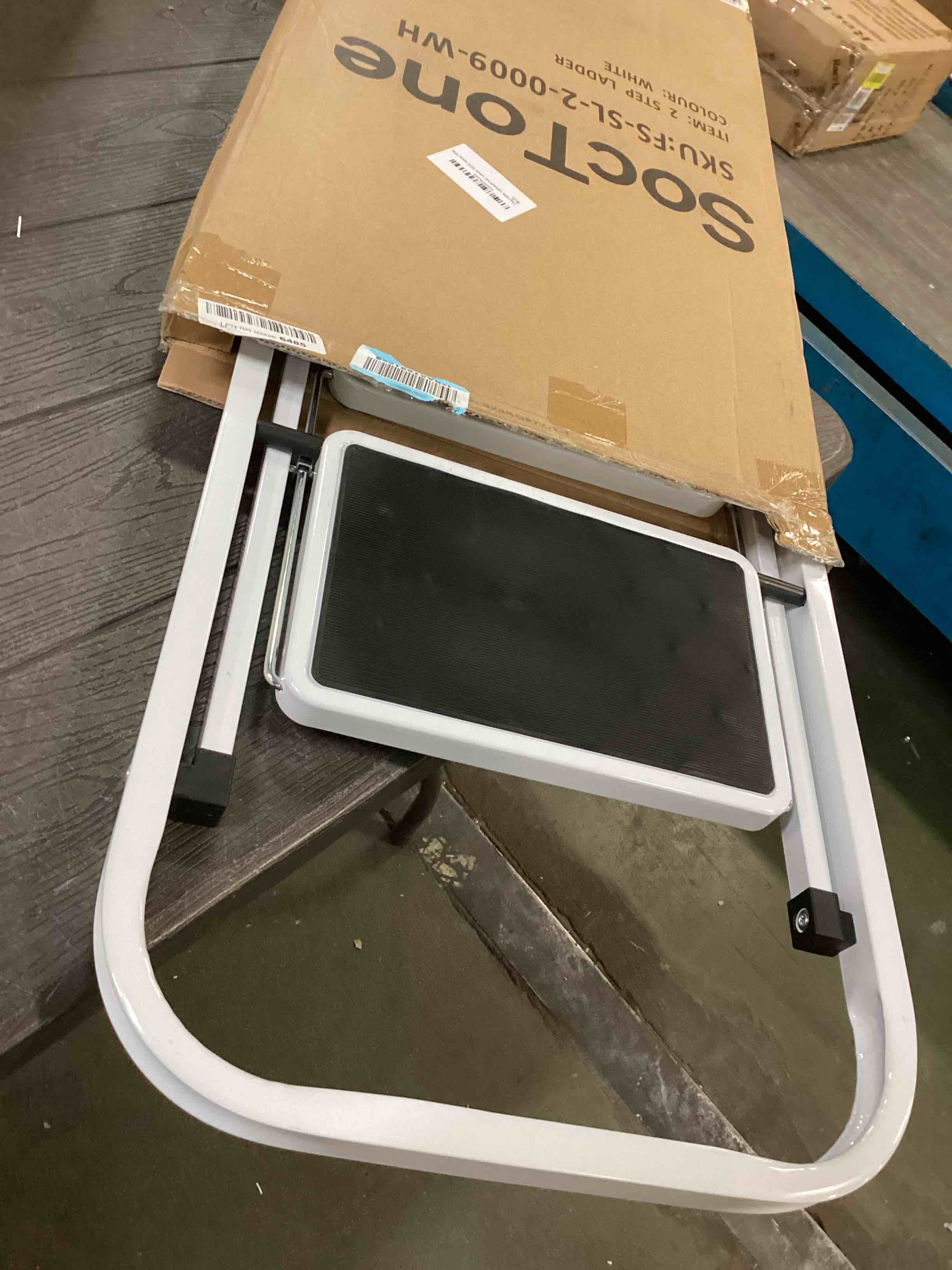 https://s3.amazonaws.com/lotting-images-prod/bidfta/ORG6267764_1713277813456.jpeg