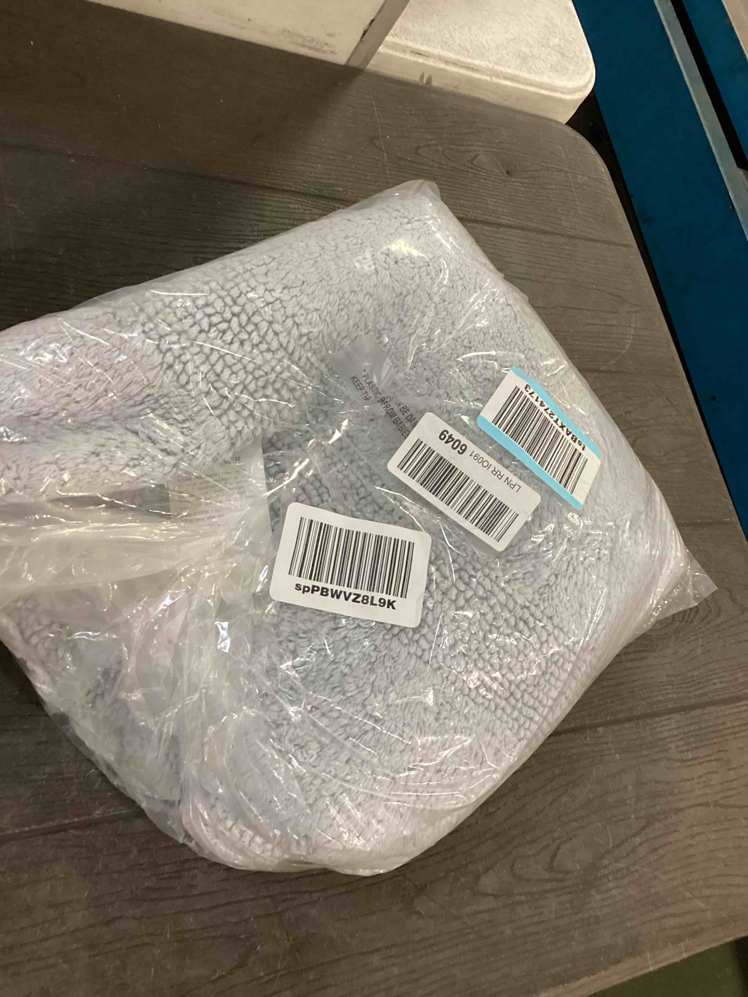 https://s3.amazonaws.com/lotting-images-prod/bidfta/ORG6267902_1713296959219.jpeg